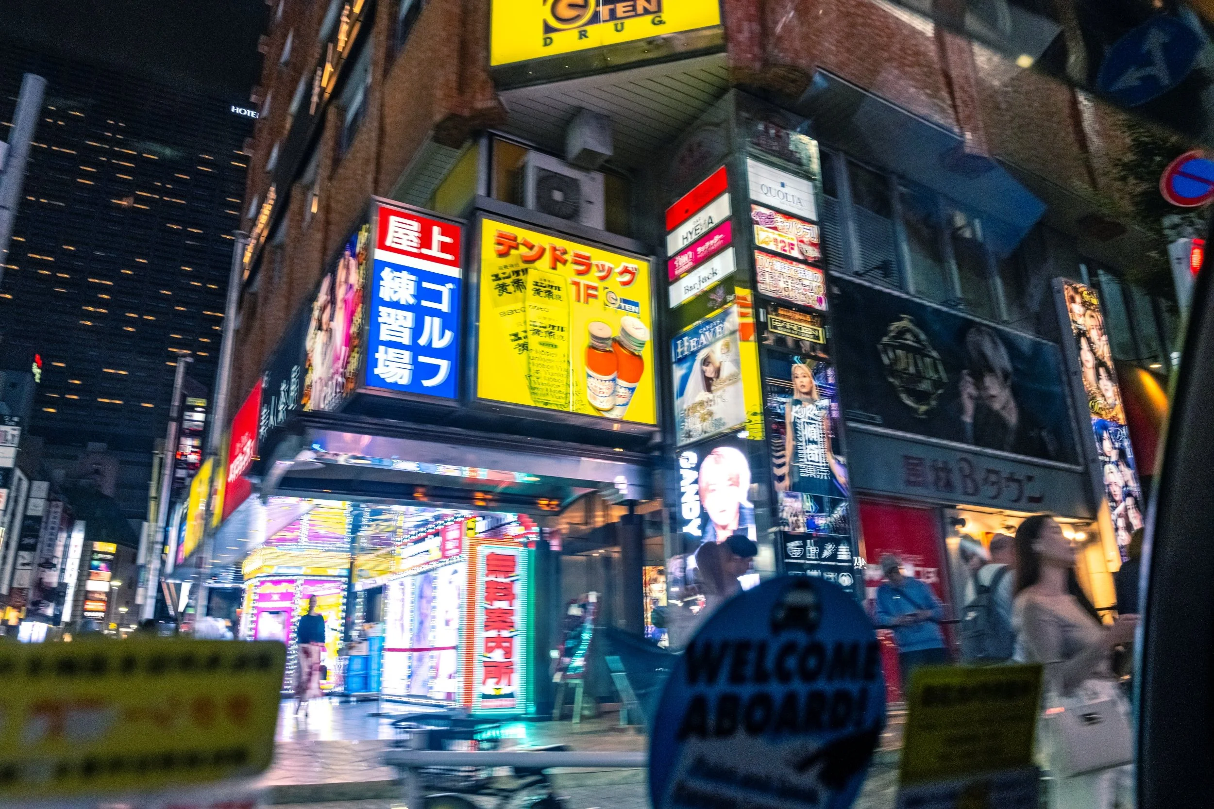 06-22-TOKYO-TAXI-BD.jpg
