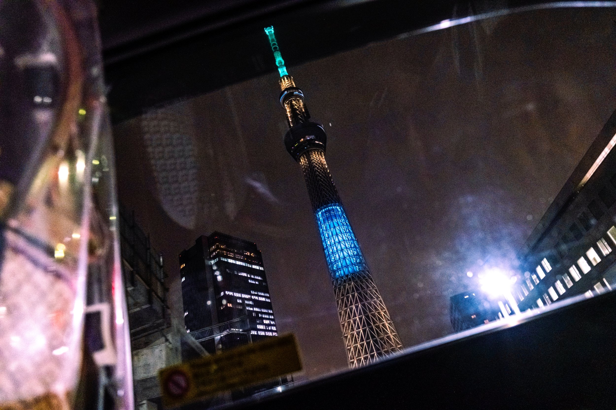 16-45-TOKYO-TAXI-BD.jpg