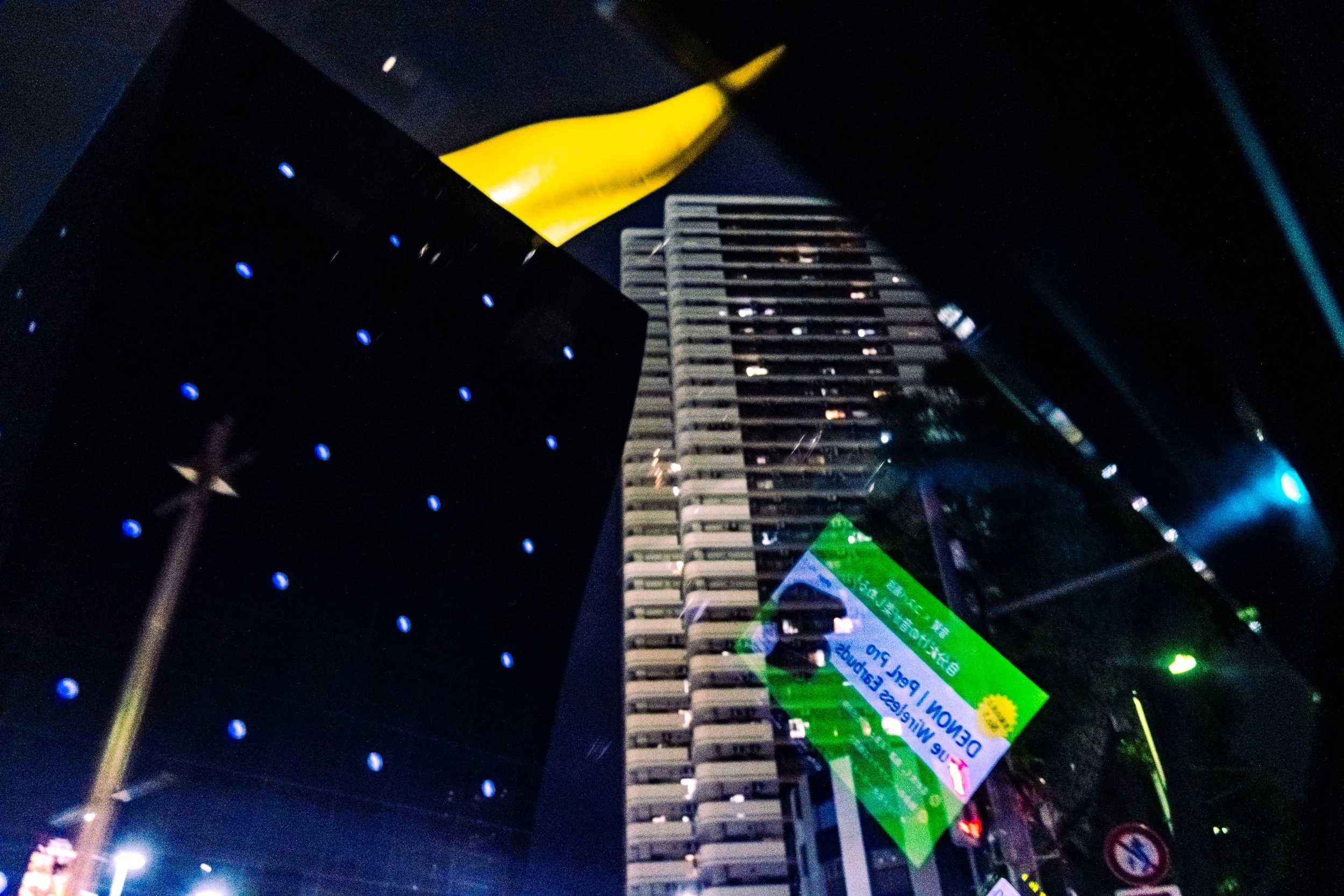 13-40-TOKYO-TAXI-bd.jpg