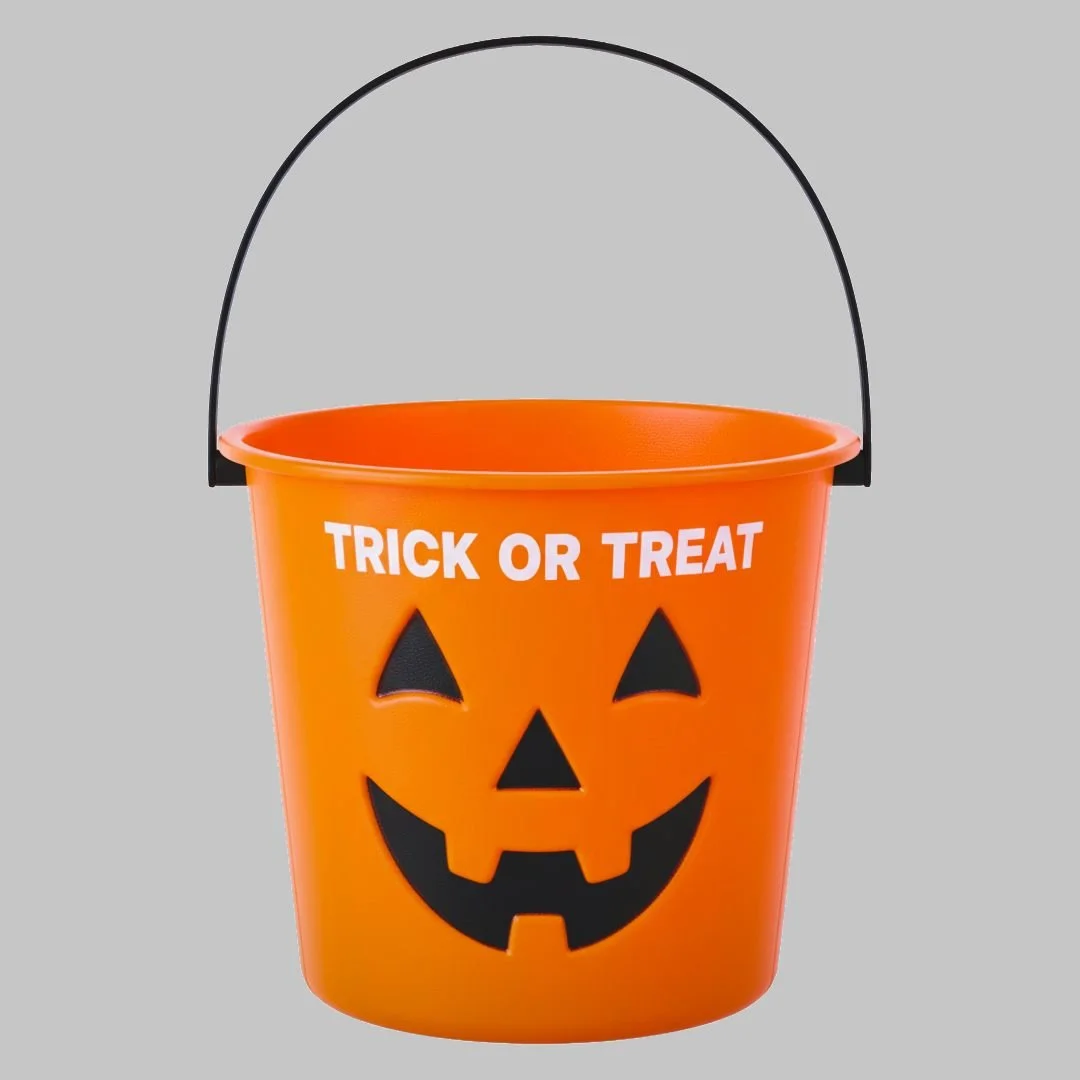 We&rsquo;re not saying we&rsquo;re here just for the candy&hellip; but we&rsquo;re also not not saying that.😬 

Friday + Halloween + Post-Deadline Brain Fog = Collective Sugar Coma🍬🍭 

This, friends, is the perfect storm, and we&rsquo;re currently