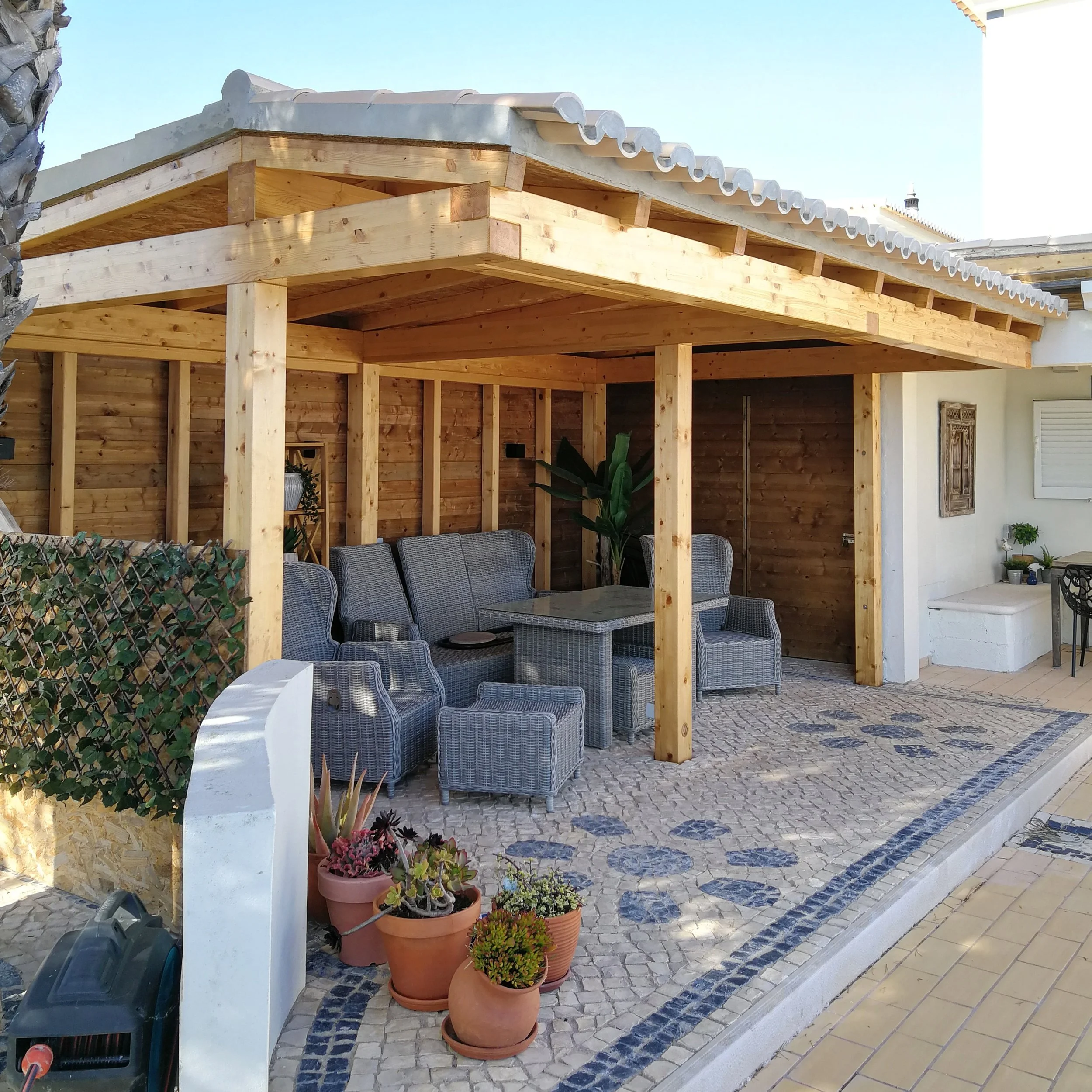 roofed pergola with tiles