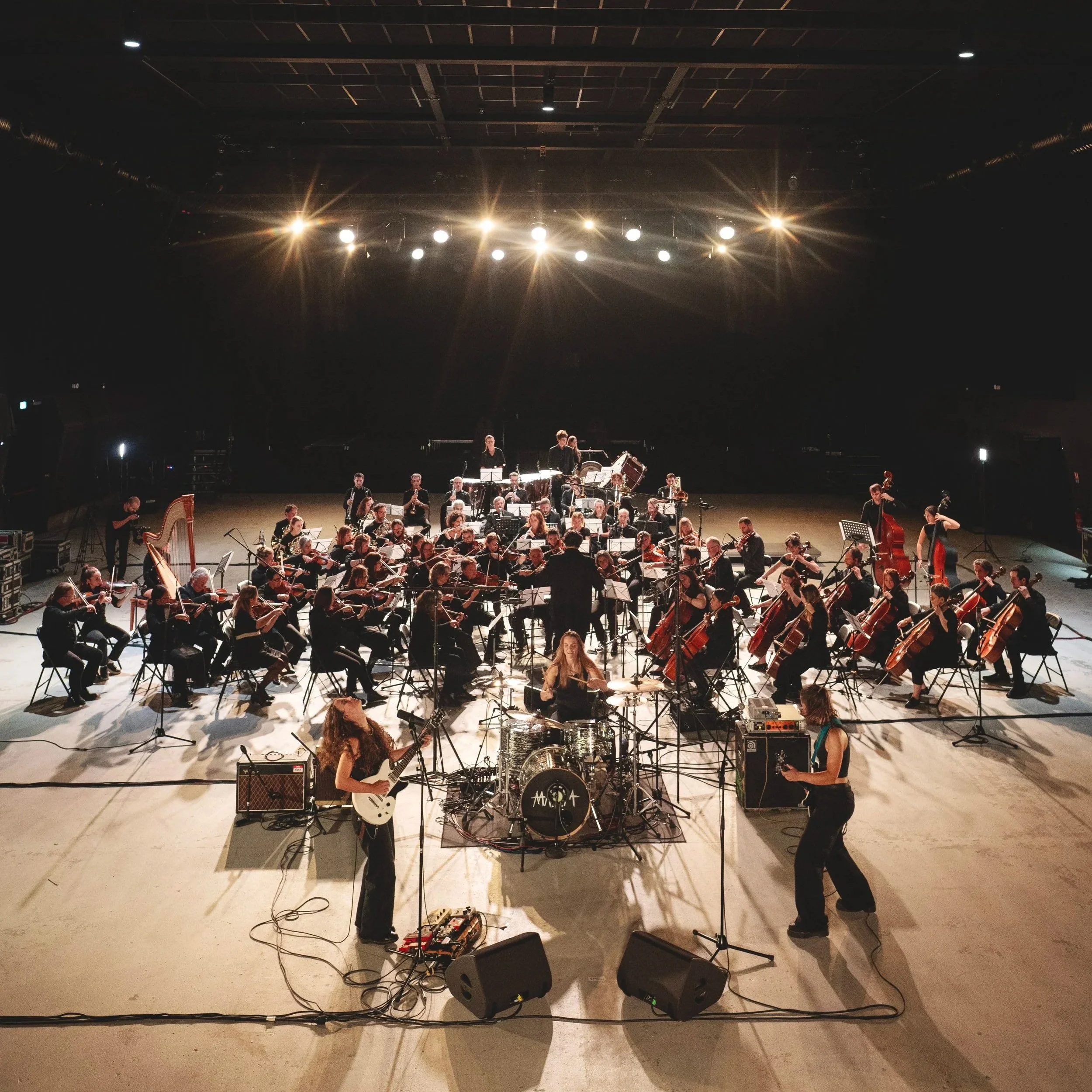 MADAM end tour on a high note, release symphonic “To the Moon”