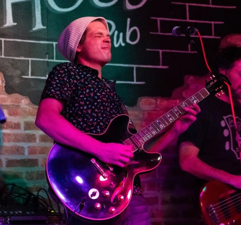 Such a damn great time Wednesday night @thehousepubsaintcharles! Bringing back the full band again this evening. $5 - 9:33pm

📷 @johnsphotog