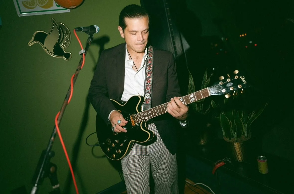 Clarice and I will be at @flagshiponthefox this evening! Grateful they see fit to have so much live music over there. Hump Day tunes start at 6pm! 

📷 @alysonkeenphotos