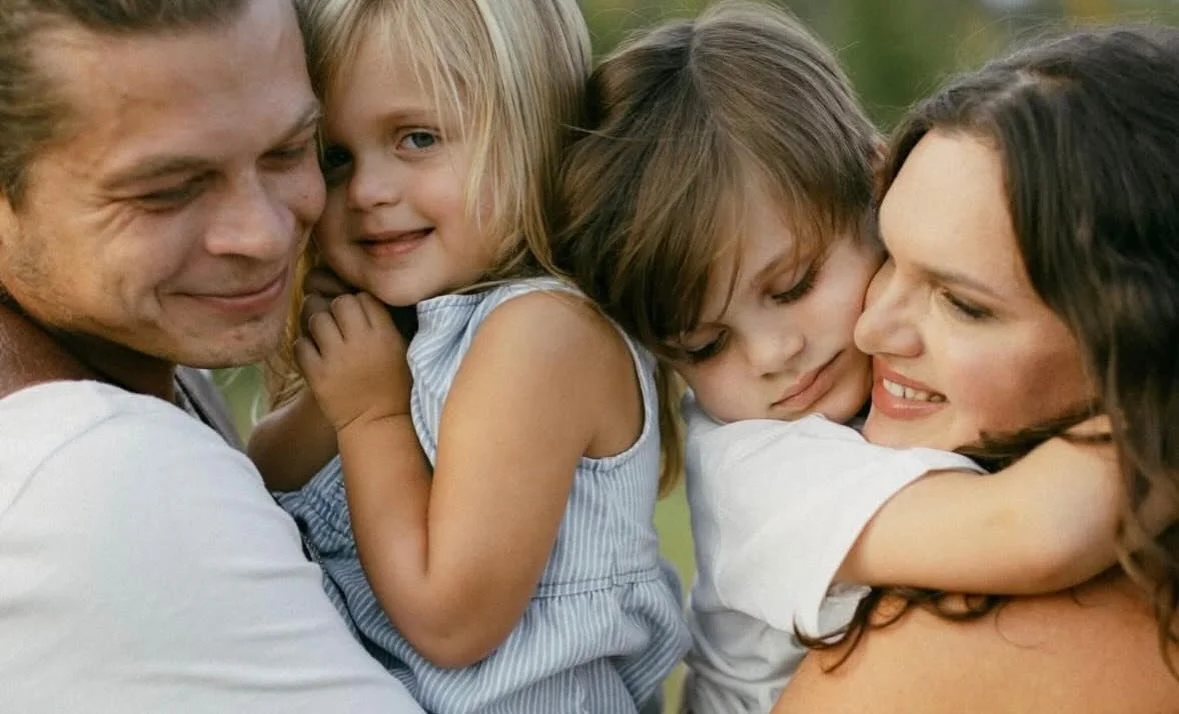 Happy Birthday to my incredible wife! @alysonkeenphotos watching you scale your business and balance motherhood and your many friends/relationships is a sight to behold. Enjoy your day we love you so much ❤️