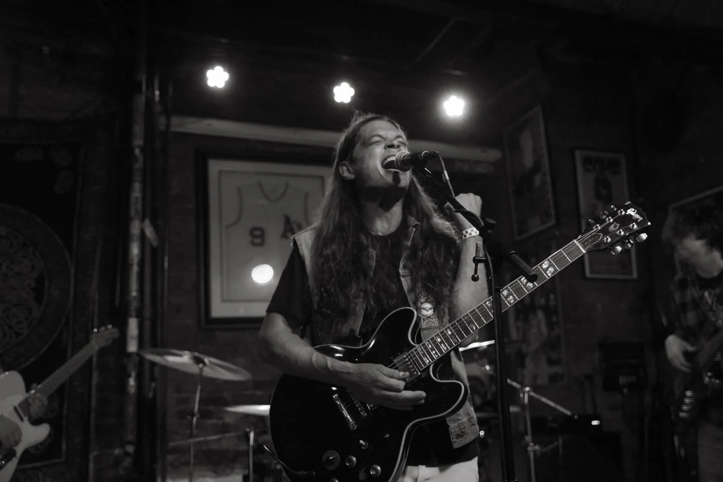 Love playing my old @gibsonguitar so much! &ldquo;Clarice&rdquo; has become an extension of my soul and always has something new in store for me every time I pick er&rsquo; up. Feel incredibly blessed to do something I&rsquo;m so passionate about. Ho