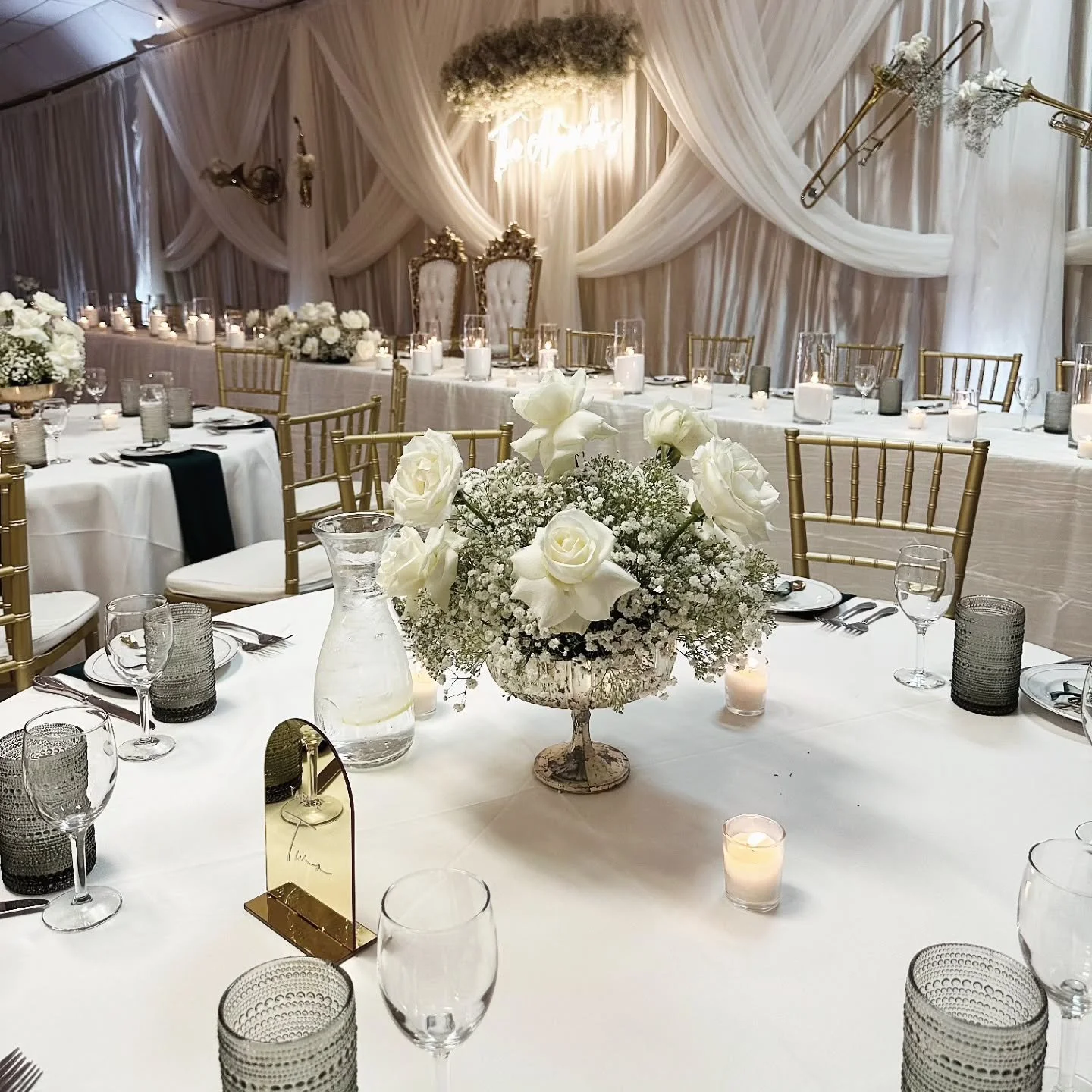 Cathy &amp; Paulo ✨️☁️🎷

#modestoflorist #209florist #centralvalleyflorist #centralvalleyweddings #californiaweddings #modesto #turlock #denair #209weddings #theflowercrownca #weddingflorist