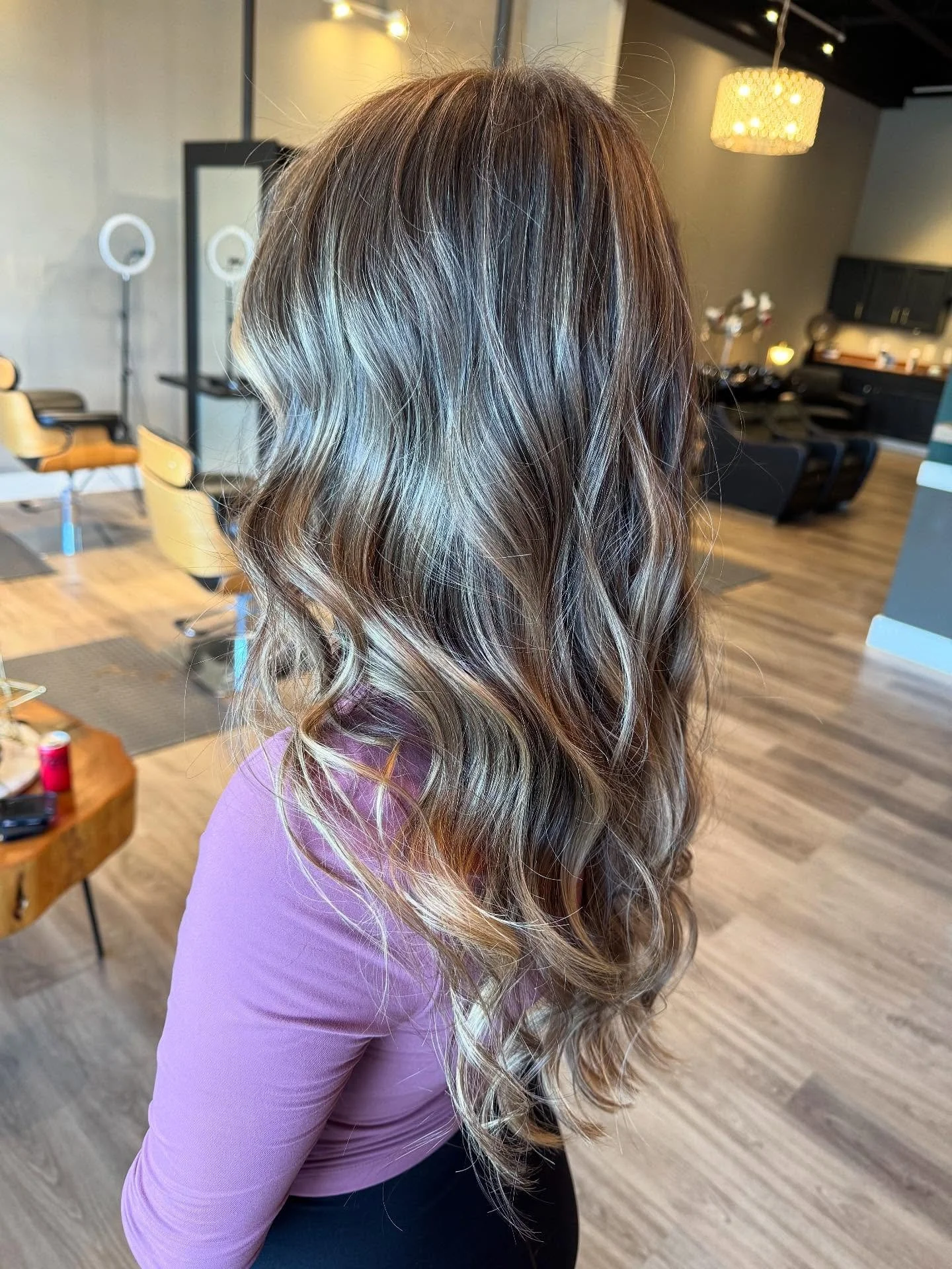✨ New space, same gorgeous hair ✨ A fresh balayage in my new Kentucky salon and I&rsquo;m obsessed with how soft + dimensional this turned out on my sweet client! 🤎☕️ Fresh color, fresh vibes, and all the cozy hair goals happening here!! 

To book: 