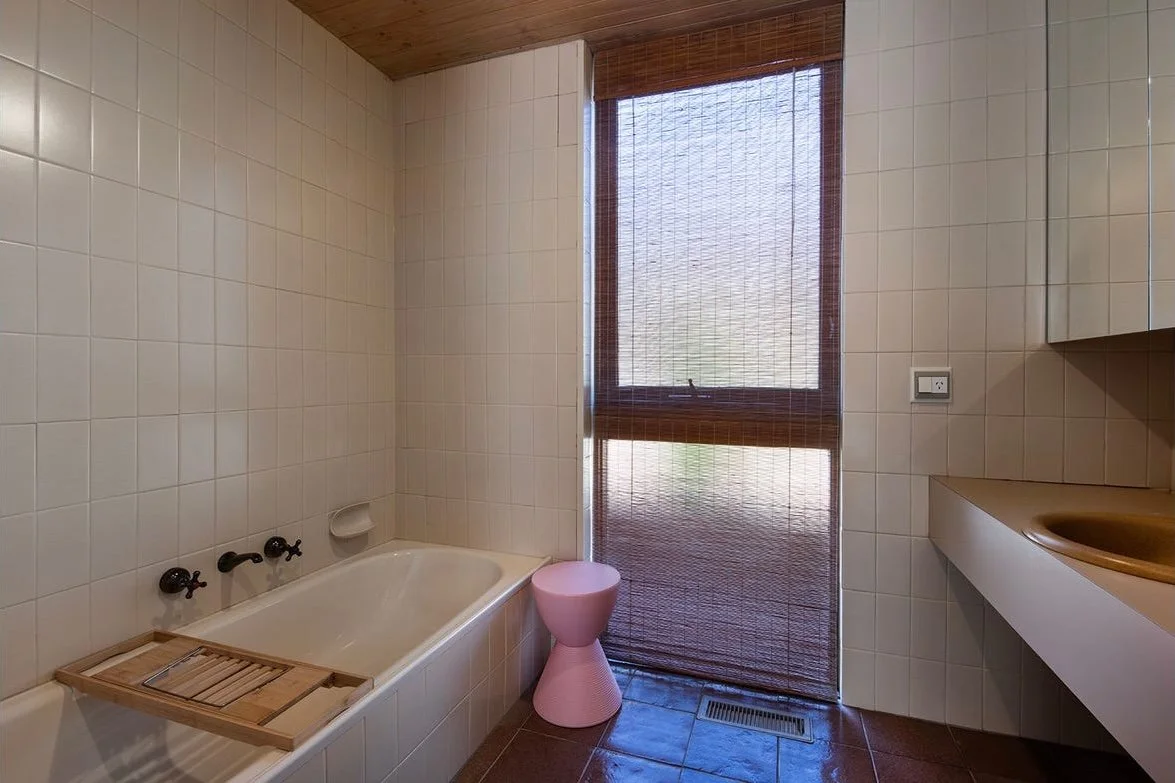 Bathroom 2.jpg