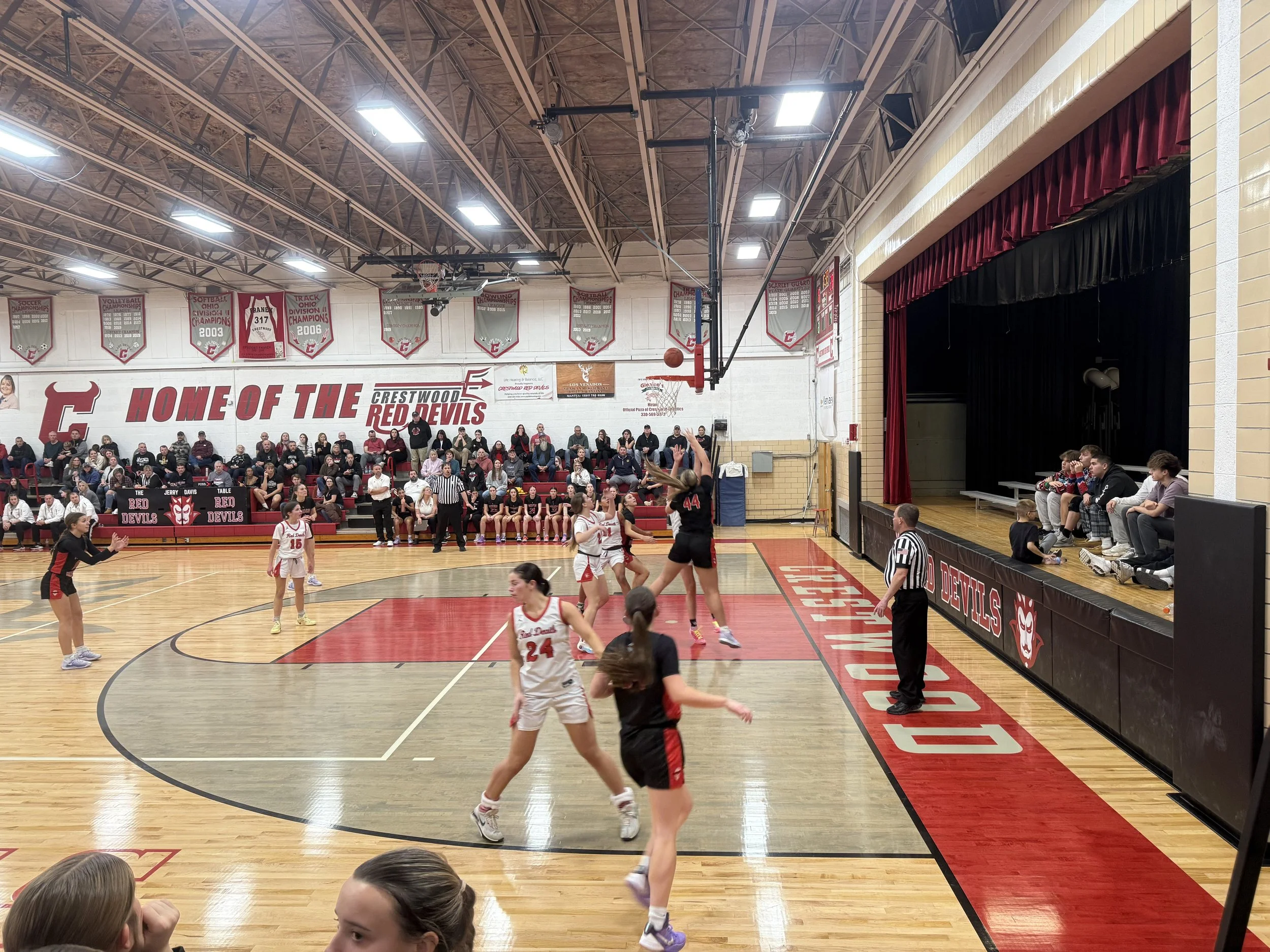 Roosevelt tops Crestwood 46-30 as Foreman picks up win #200