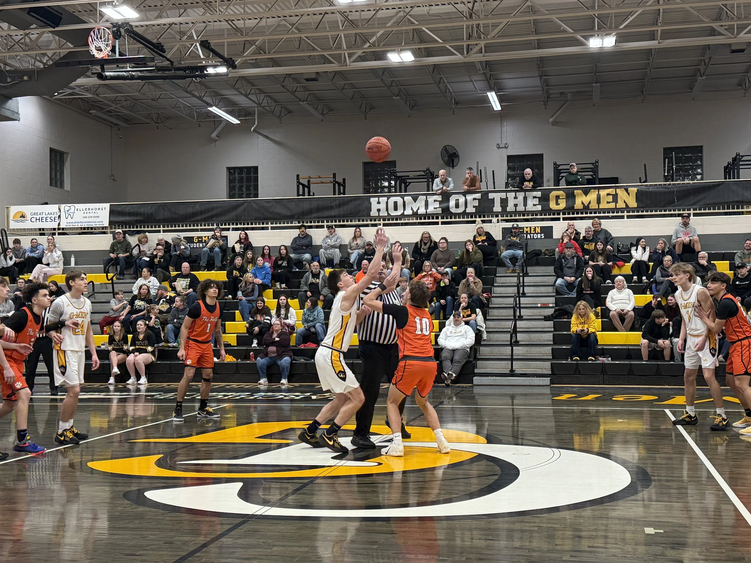 Newton Falls runs past Garfield 80-46