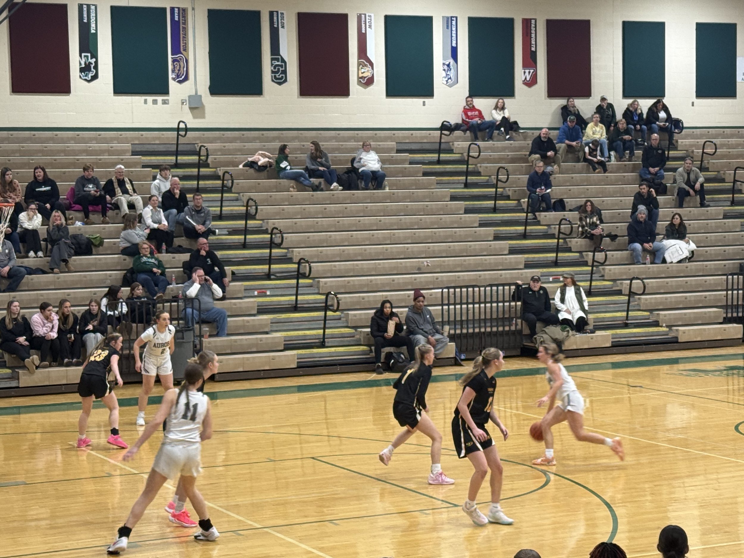 Aurora leads from start to finish in 52-9 win over Cuyahoga Falls