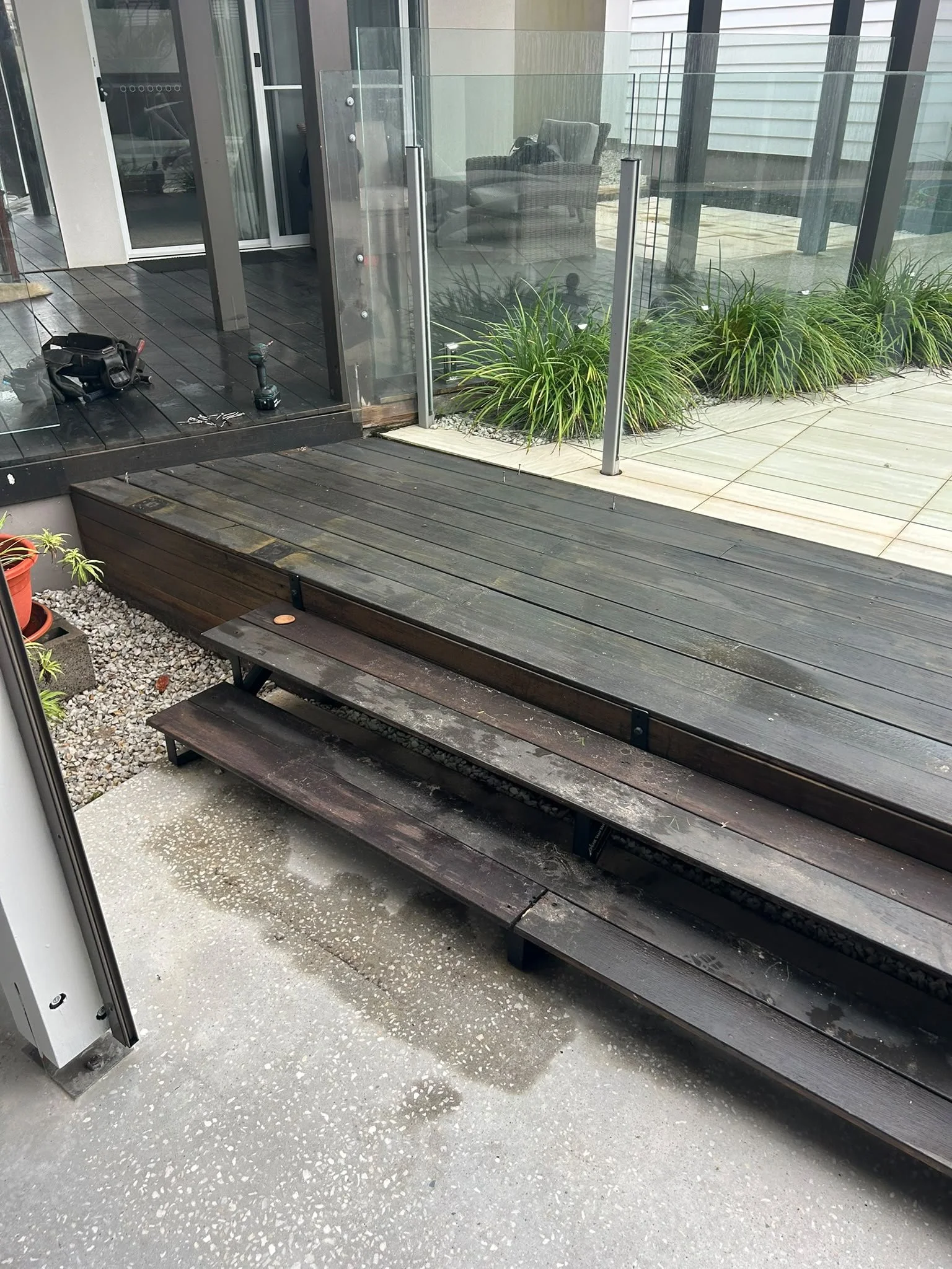 This deck build in Kingscliff is a great example of the work we deliver across the Tweed Coast and Northern NSW. The client wanted a relaxed, functional outdoor space that matched the laid-back feel of their Kingscliff home. We built a custom composi