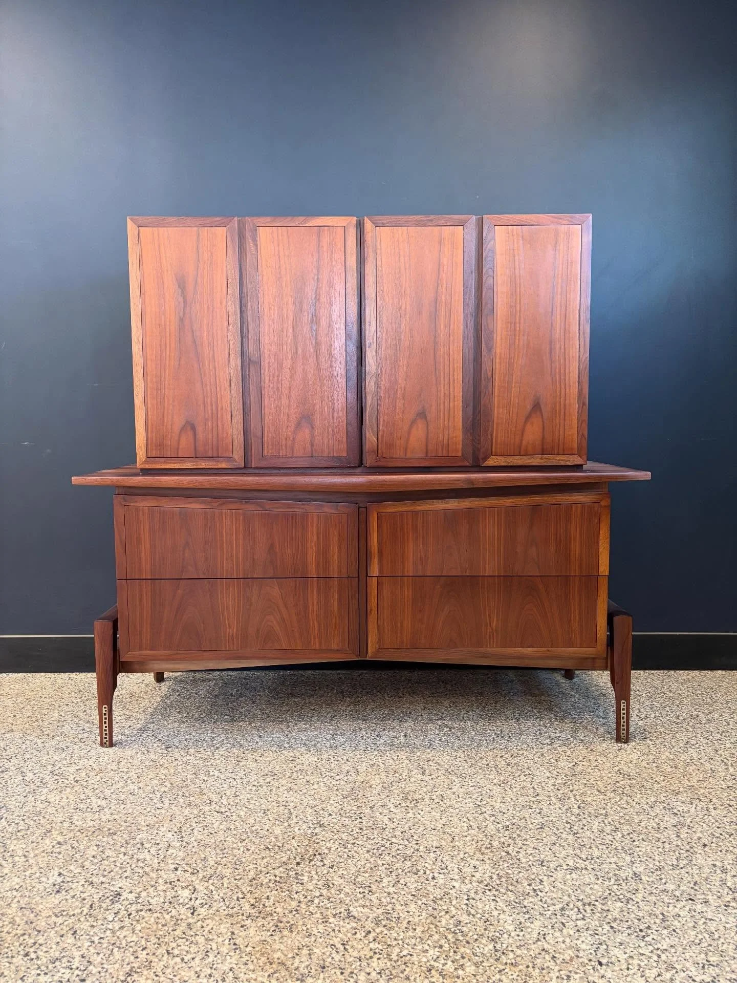 Restored vintage 1960&rsquo;s Mid Century Modern Helen &amp; Hobey Baker walnut eight drawer gentleman&rsquo;s chest. ⁣
⁣
Fully restored and pretty rare. Also, a total looker. ⁣
⁣
Matching nine drawer triple dresser and king headboard listed separate