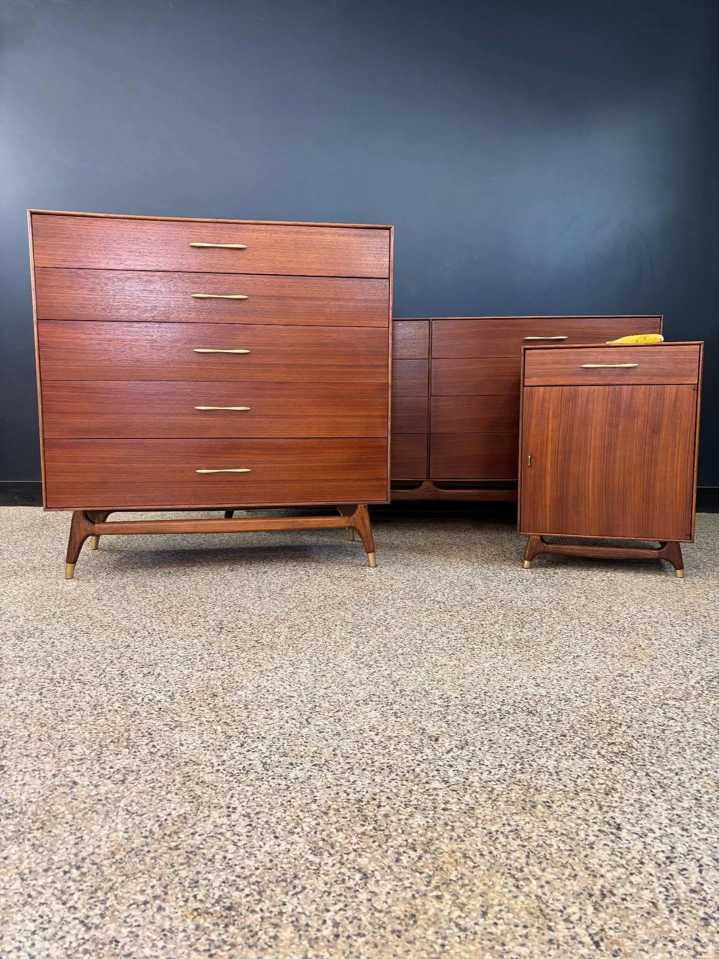 Three piece restored vintage 1960&rsquo;s Mid Century Modern Rway walnut bedroom set. ⁣
⁣
Eight drawer double dresser, five drawer highboy, and single nightstand. Will split but prefer to sell as a set. ⁣
⁣
Double dresser $1,200⁣
Highboy $1,000⁣
Nigh