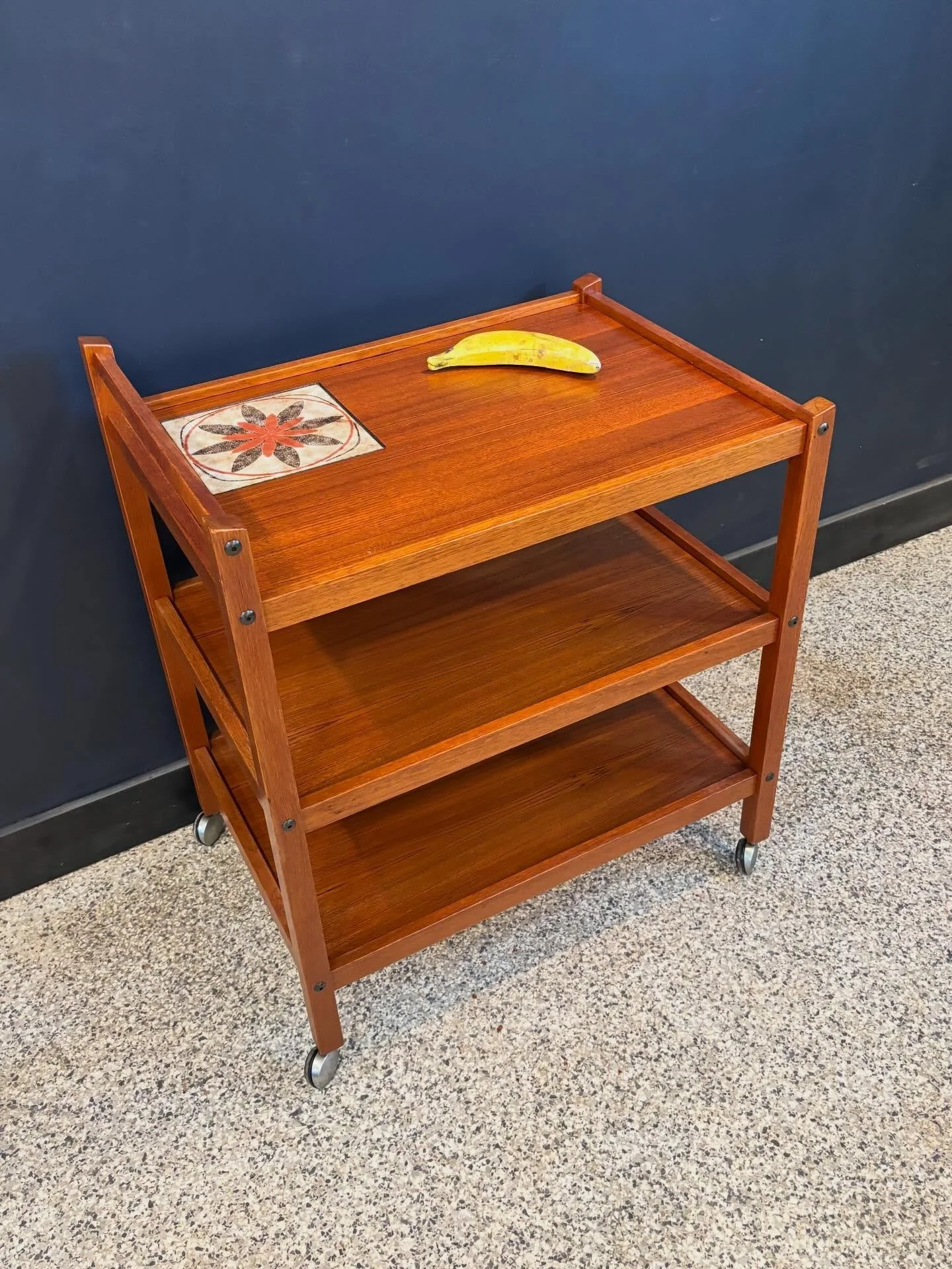 Vintage 1970&rsquo;s Mid Century Danish Modern Brdr Furbo teak three shelf rolling bar cart. ⁣
⁣
Top shelf was restored to remove a water mark and the entire piece has been shot with a fresh coat of lacquer. She&rsquo;s ready for happy hour. ⁣
⁣
Bana