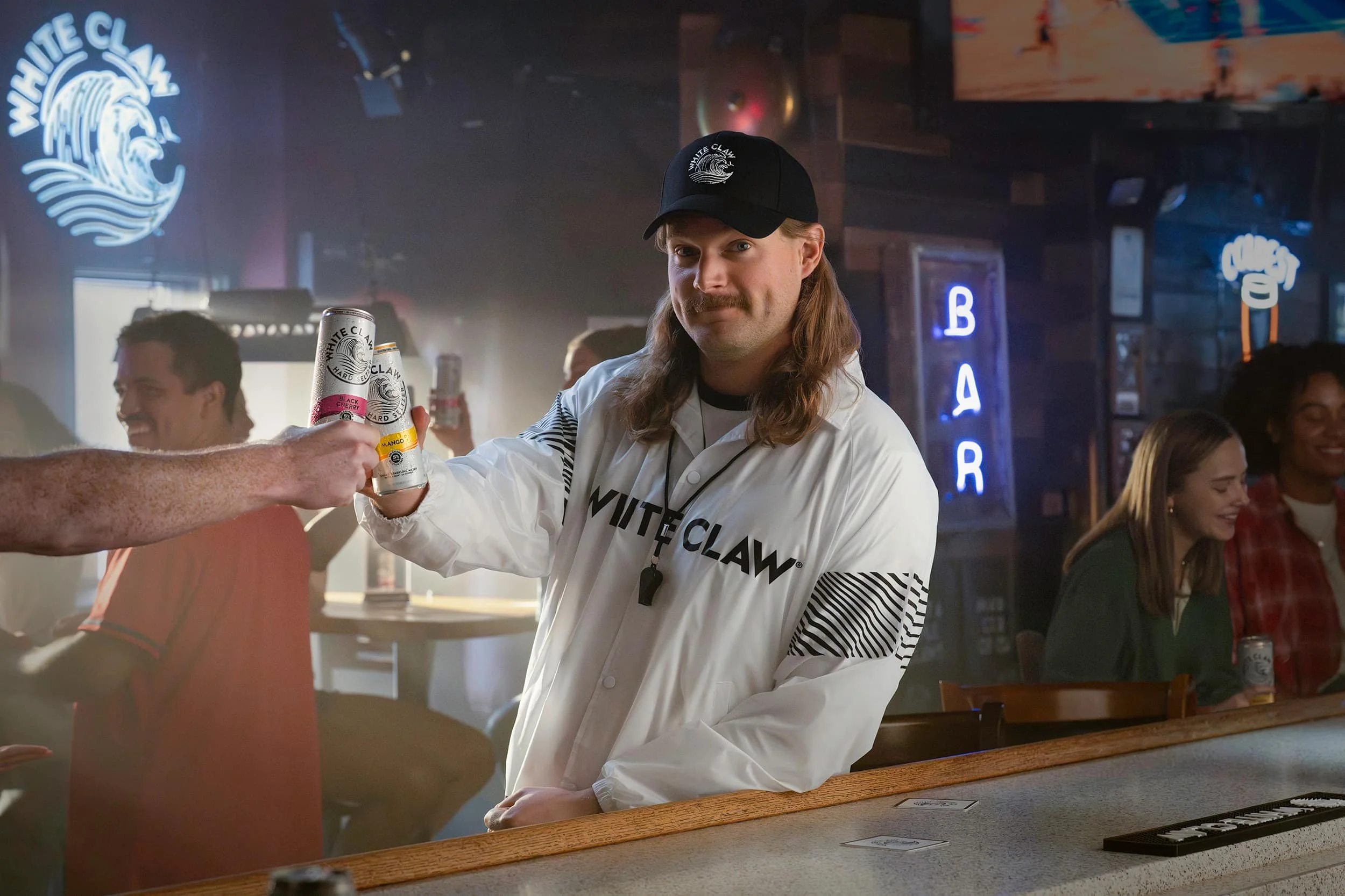 white-claw-lifestyle-advertising-cheers-bar-scene.jpg