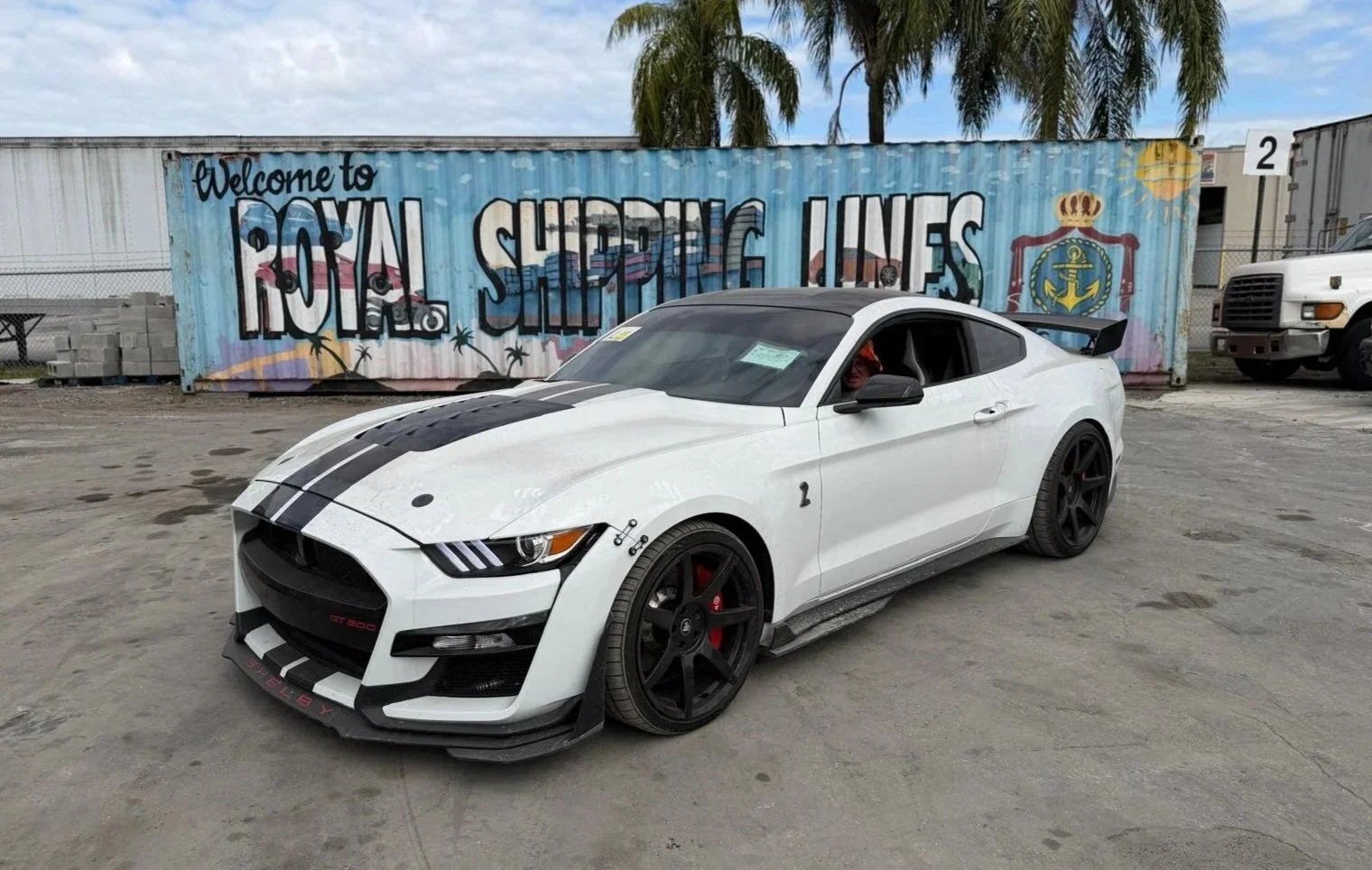 Sports car shipping to Peru from the USA