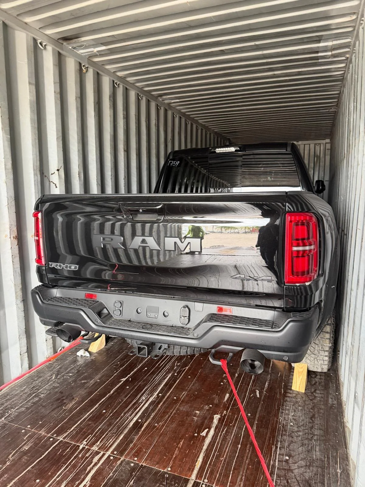 Car shipping from USA to Venezuela, vehicle export services, SUV and pickup truck shipping, auction vehicle transport, automobile shipping to Venezuela