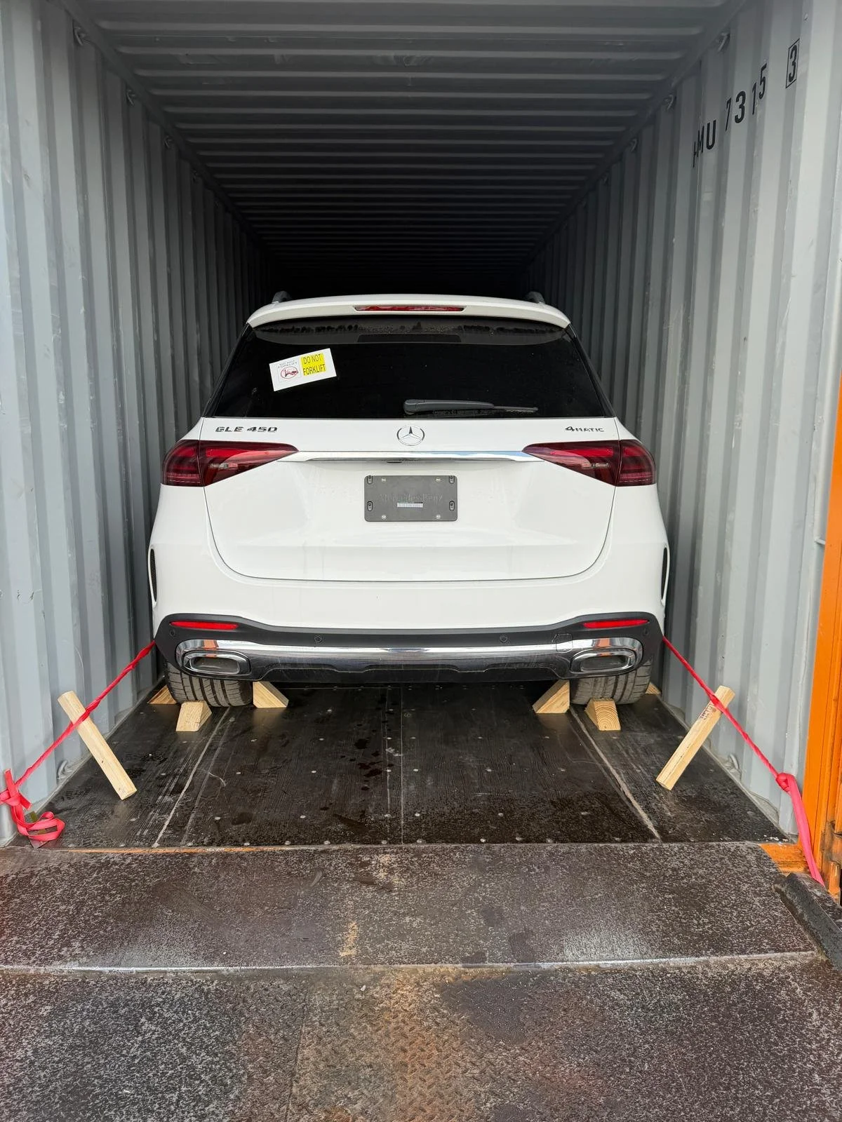 Luxury vehicle shipping service from USA to Nicaragua