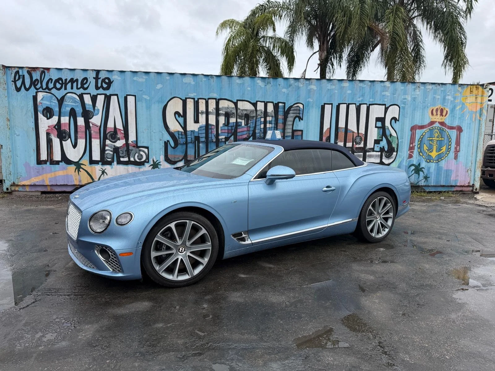 Luxury vehicle shipping from USA to Costa Rica