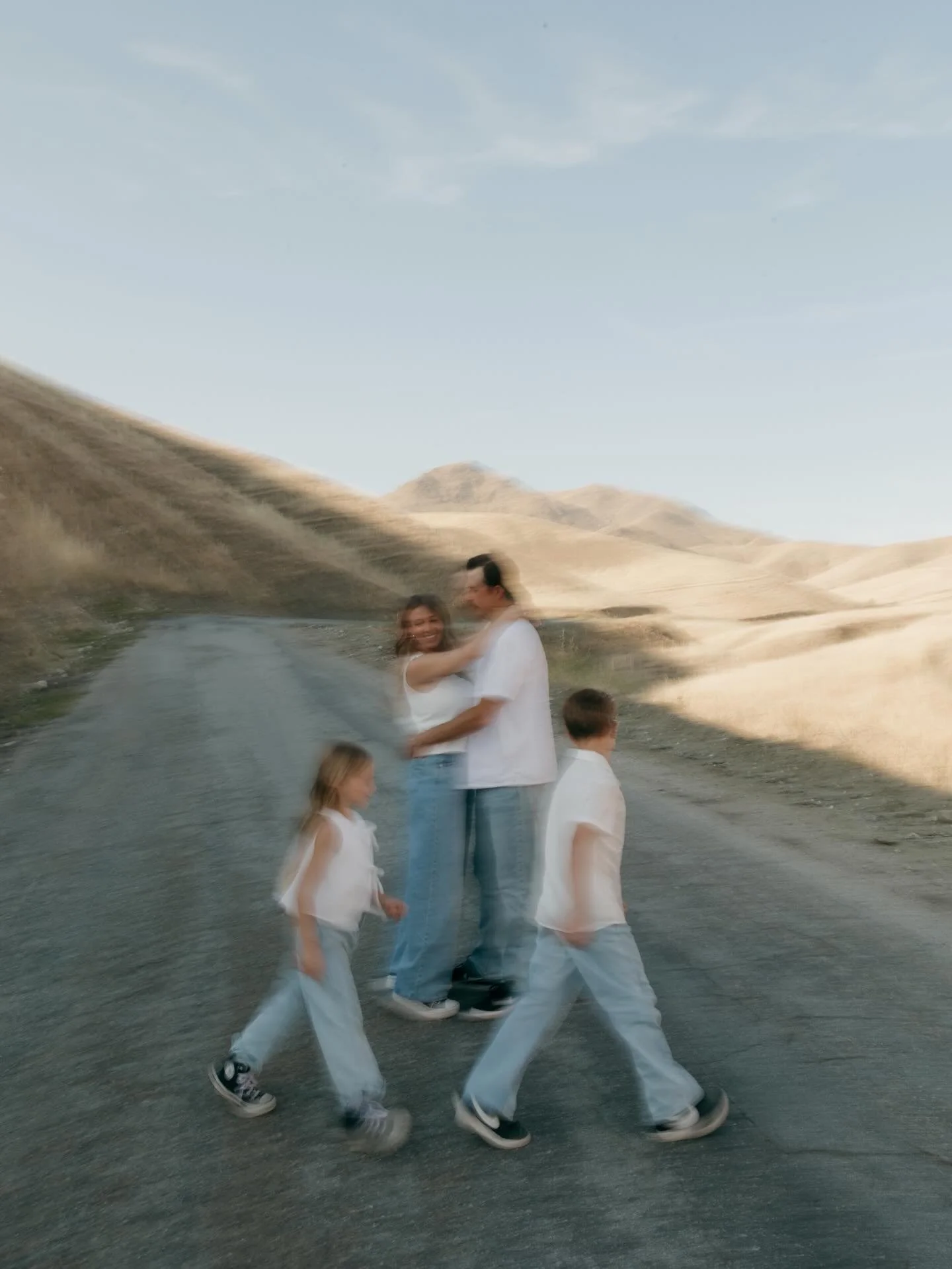 🤍🌟📸🌞🕊️
the sweetest family !!!!

Bakersfield Professional Photographer | Lifestyle Photographer Portrait Photographer | Explore Page | Engagement Photographer | Couples Photographer | Trending