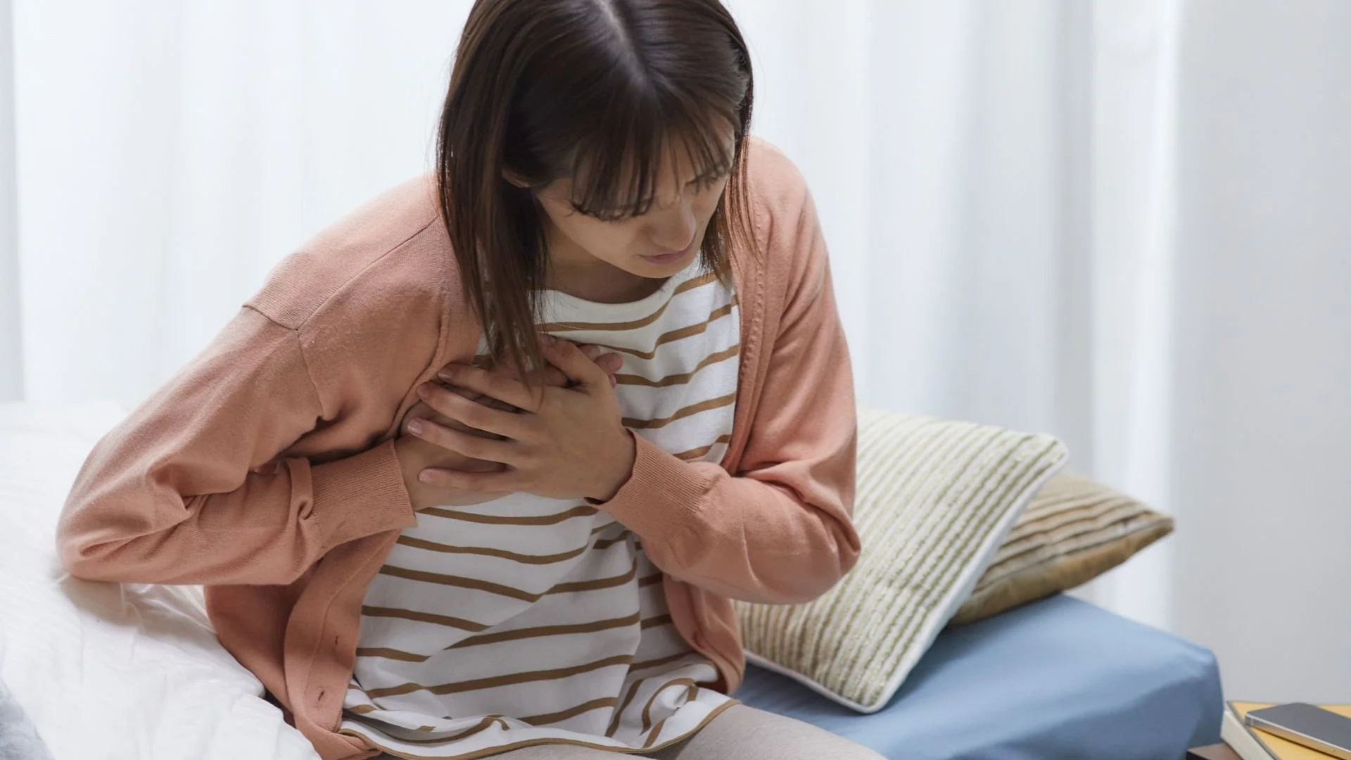 Why Am I Short of Breath? Causes, Symptoms &amp; When to Worry