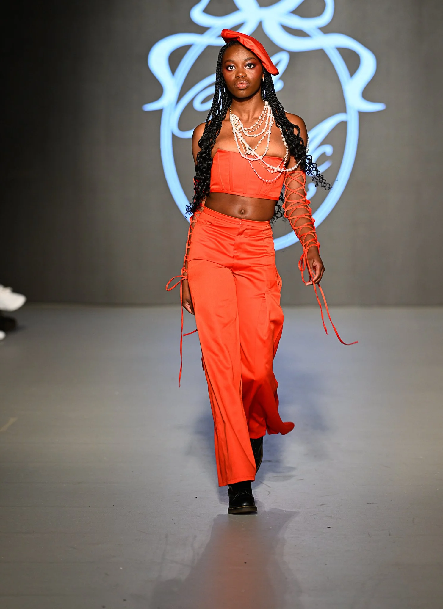 Look 1 worn by Desiree