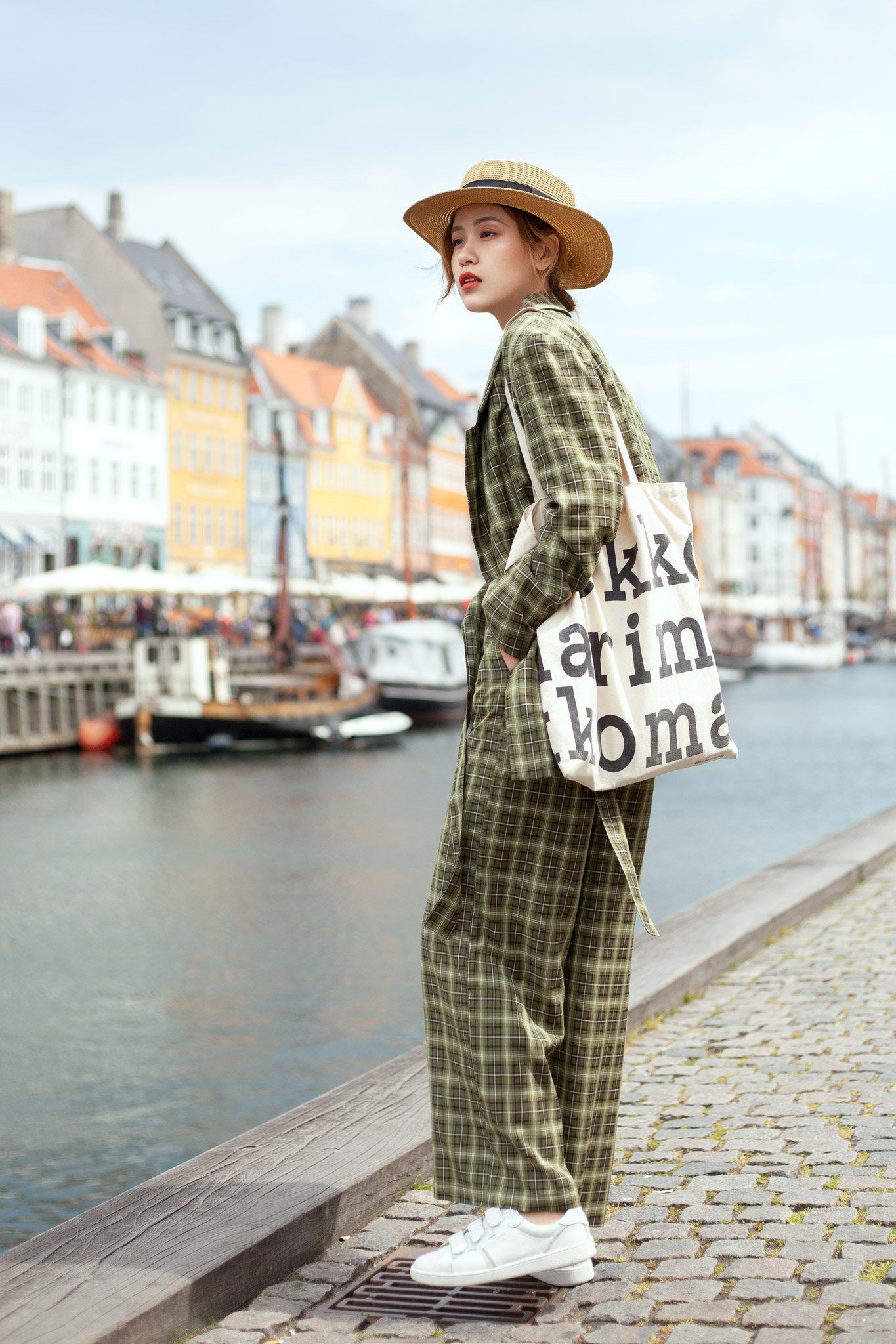 Copenhagen-Nyhavn-fashion-photography-retouch-1.jpg