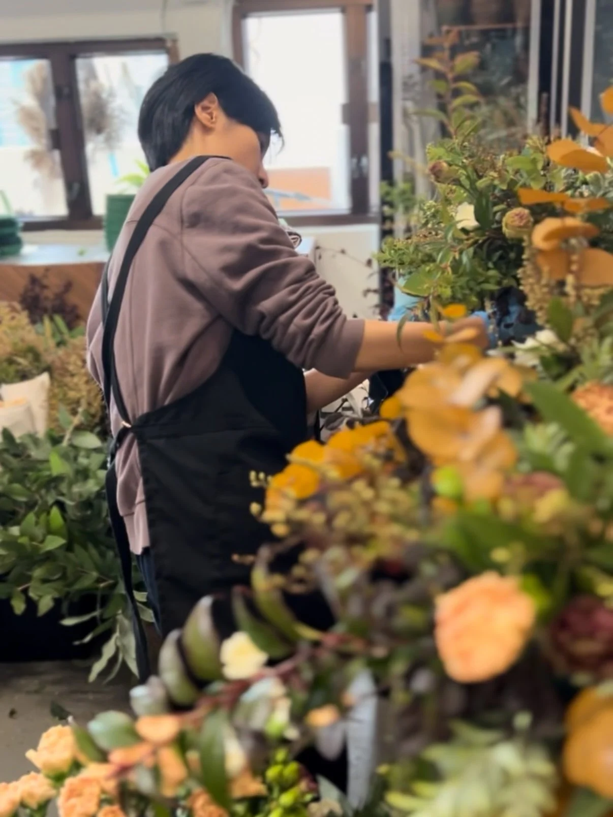 The hands 🤲🏼🤲🏽behind the busy scenes of our team work 🐝📟