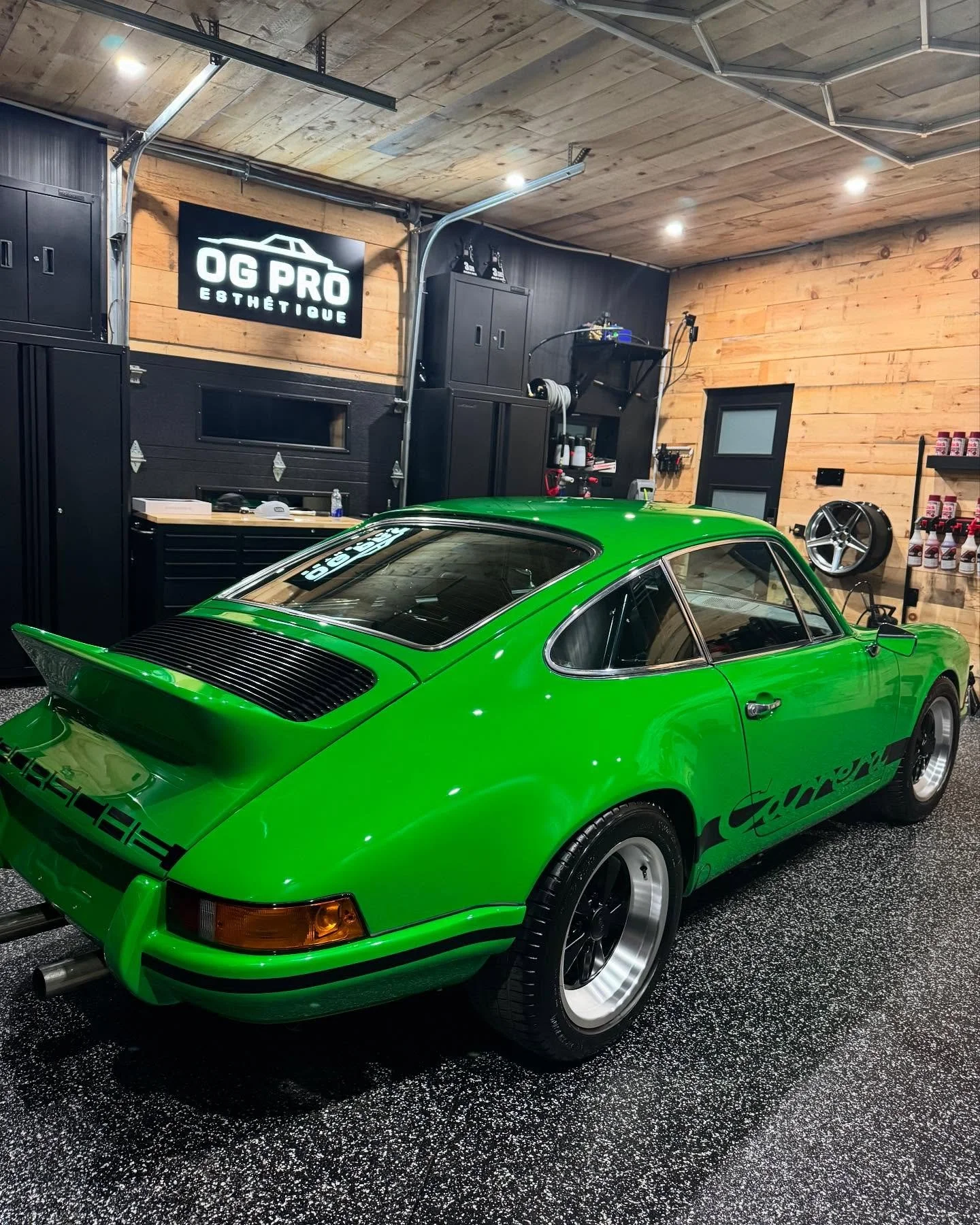 🔥😍
.
.
.
.
.
.
.
.
#ogproesthetique #esthetiqueauto #detailing #detail #esthetiqueautomobile #polissageauto #porsche #porschecarrera