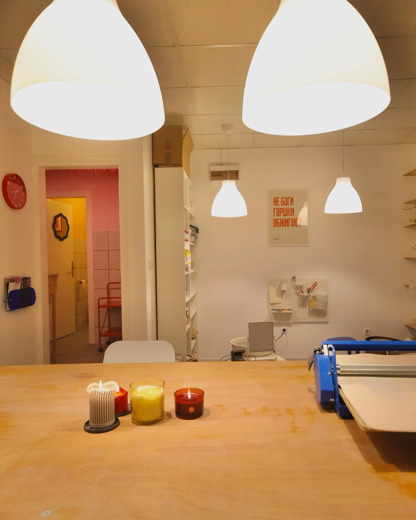 Welcome to our warm and friendly studio, where creativity comes to life! Here, you&rsquo;ll find everything you need to explore the world of ceramics: a spacious work table, two potter&rsquo;s wheels, a kiln, a variety of glazes, and high-quality sto