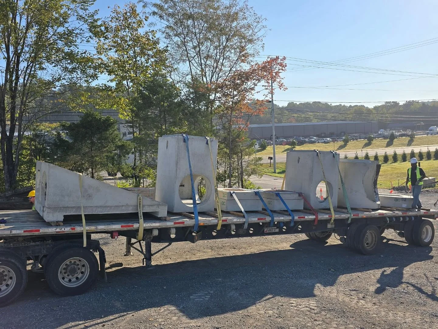 🚨 Heavy loads. Zero excuses. 🚨
When Jarrett Concrete rolls out, you know the job is getting done RIGHT.
From the yard ➝ to your site ➝ to lasting infrastructure.

#PrecastPower #JarrettConcrete #BuiltToLast