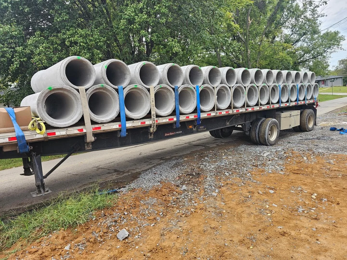 Talk about a delivery that&rsquo;s both well-rounded AND a little draining. 💦🤣
#ConcreteComedy #PipeDreams #DadJokeDelivery