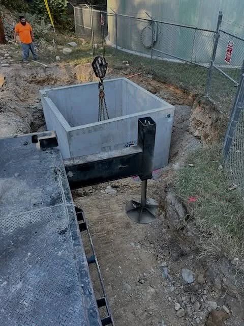 Set it, secure it, and stand back 👏
Big shoutout to the Jarrett Concrete team for making heavy work look easy!

#JarrettStrong #ConcreteWork #TeamJarrett #BuiltTough #OnSite