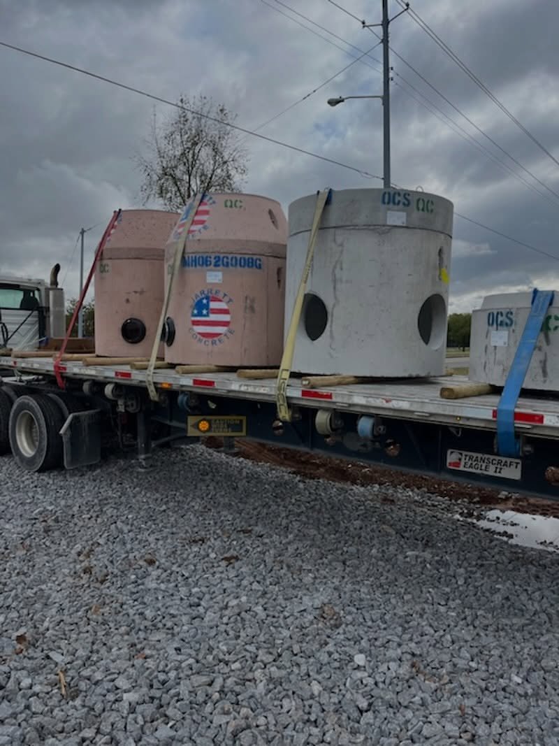 🚛 On the Move!
Another load of quality Jarrett Concrete products heading out to keep America&rsquo;s infrastructure strong. 💪🇺🇸
Built to last. Delivered with pride.

#JarrettConcrete #BuiltStrong #AmericanMade #ConcreteSolutions #OnTheJob #Qualit