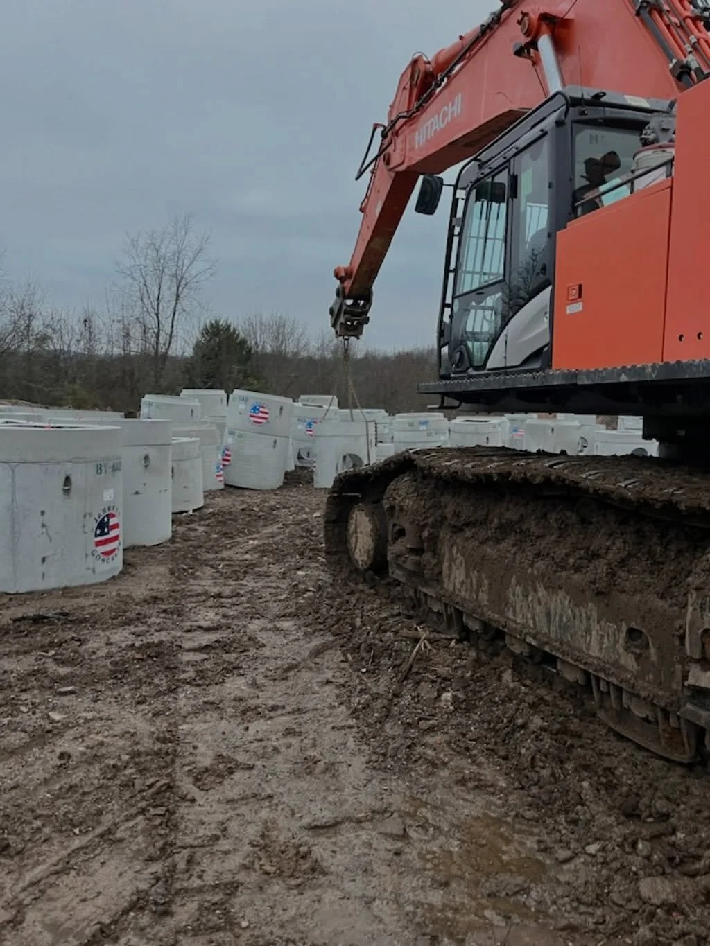 &ldquo;Mud&rsquo;s deep, the machines are moving, and the deliveries don&rsquo;t stop.
Real work. Real products. Built to handle the tough days.&rdquo;

#ConcreteLife #HeavyEquipment #jarrettconcreteproducts