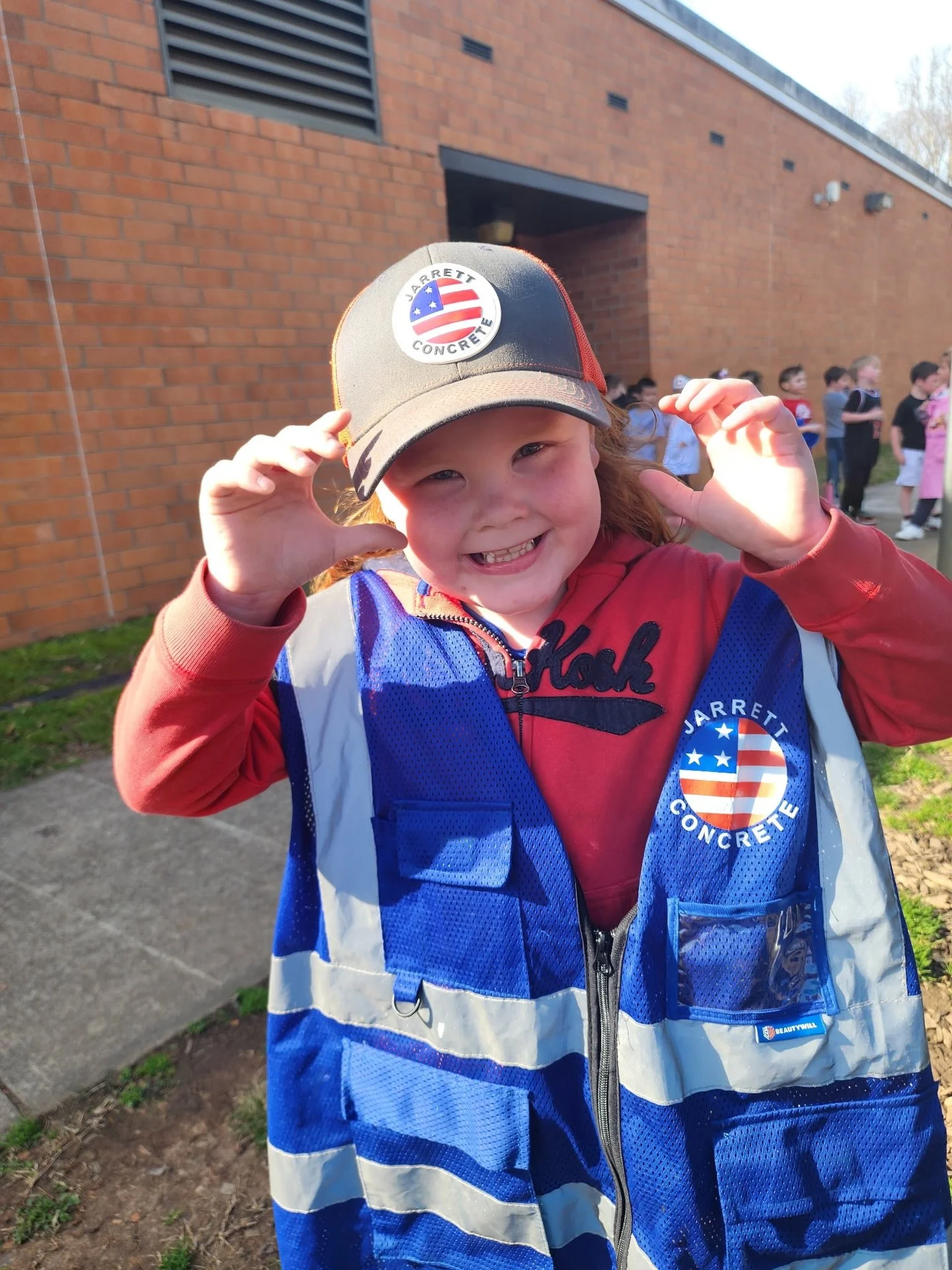 What do you want to be when you grow up?
Looks like the next generation of Jarrett Concrete is already on the job. 🦺🇺🇸 #jarrettstrong #jarrettconcrete #nextgeneration