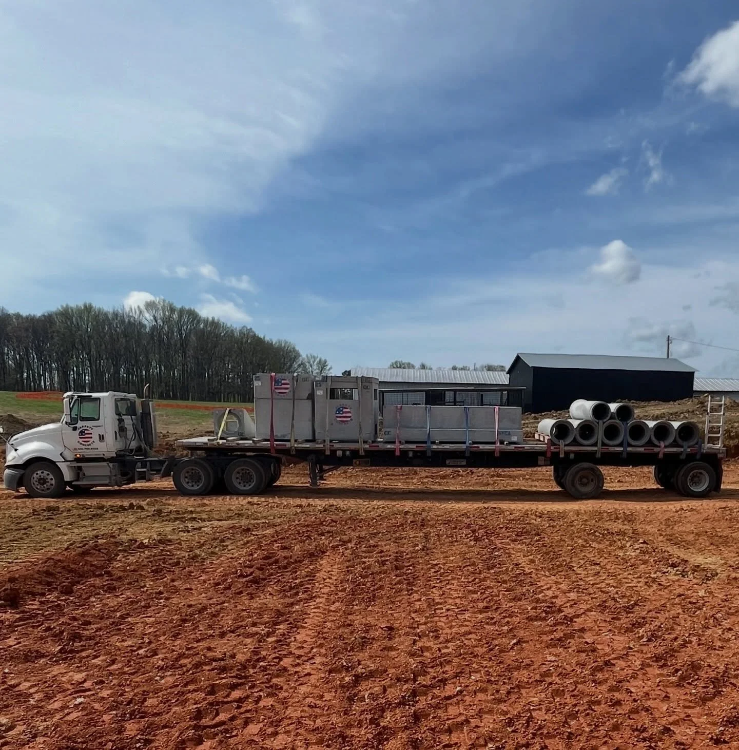 Delivering the materials that keep projects moving.
Reliable. Consistent. On time.
#jarrettconcrete #jarrettstrong