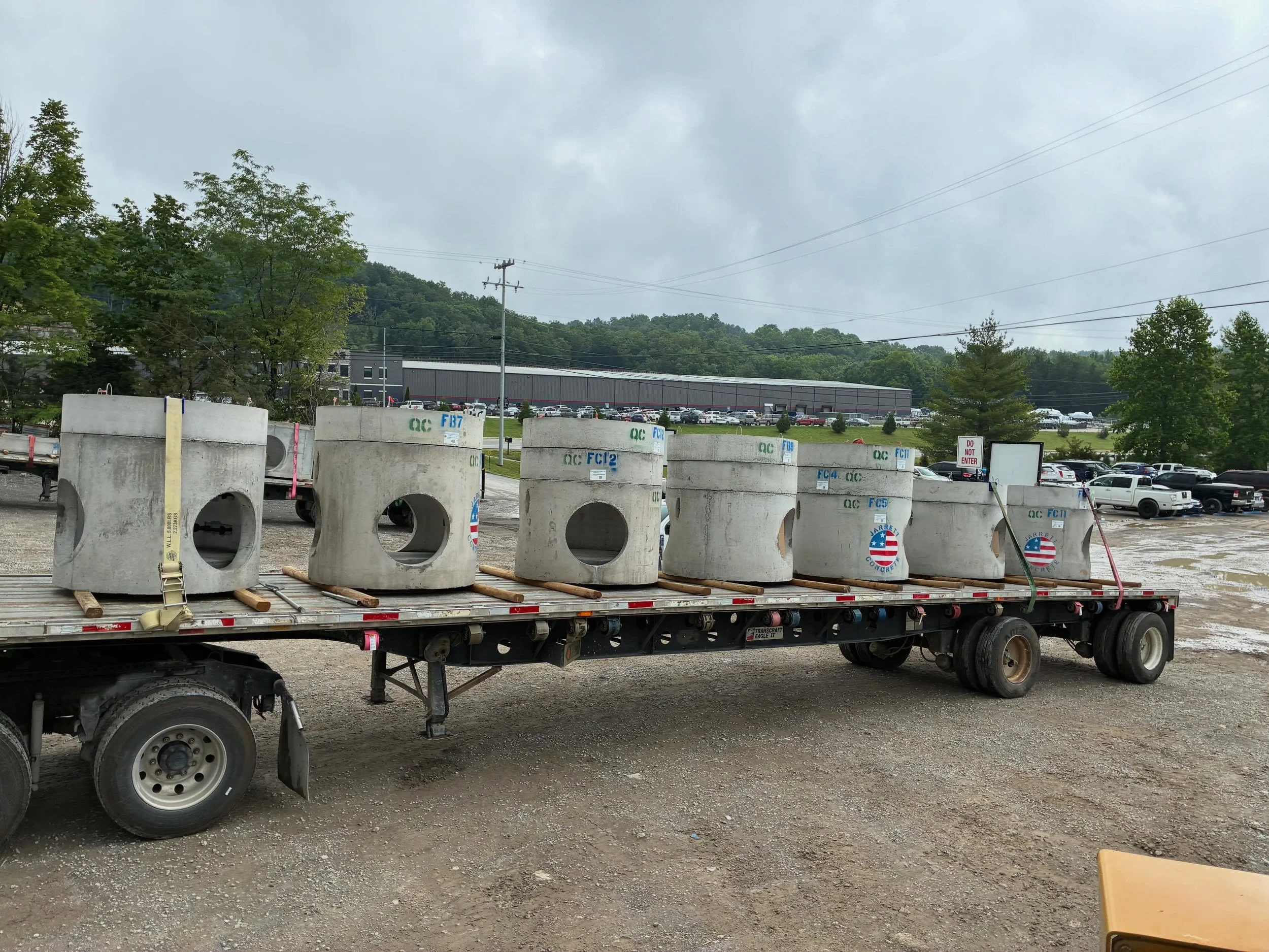 Rain or shine, we keep projects moving. Concrete solutions you can count on.

Another load rolling out &mdash; quality precast products ready for the jobsite. 🚛

#jarrettstrong #rainorshine☔️☀️ #precastconcrete #jarrettconcreteproducts