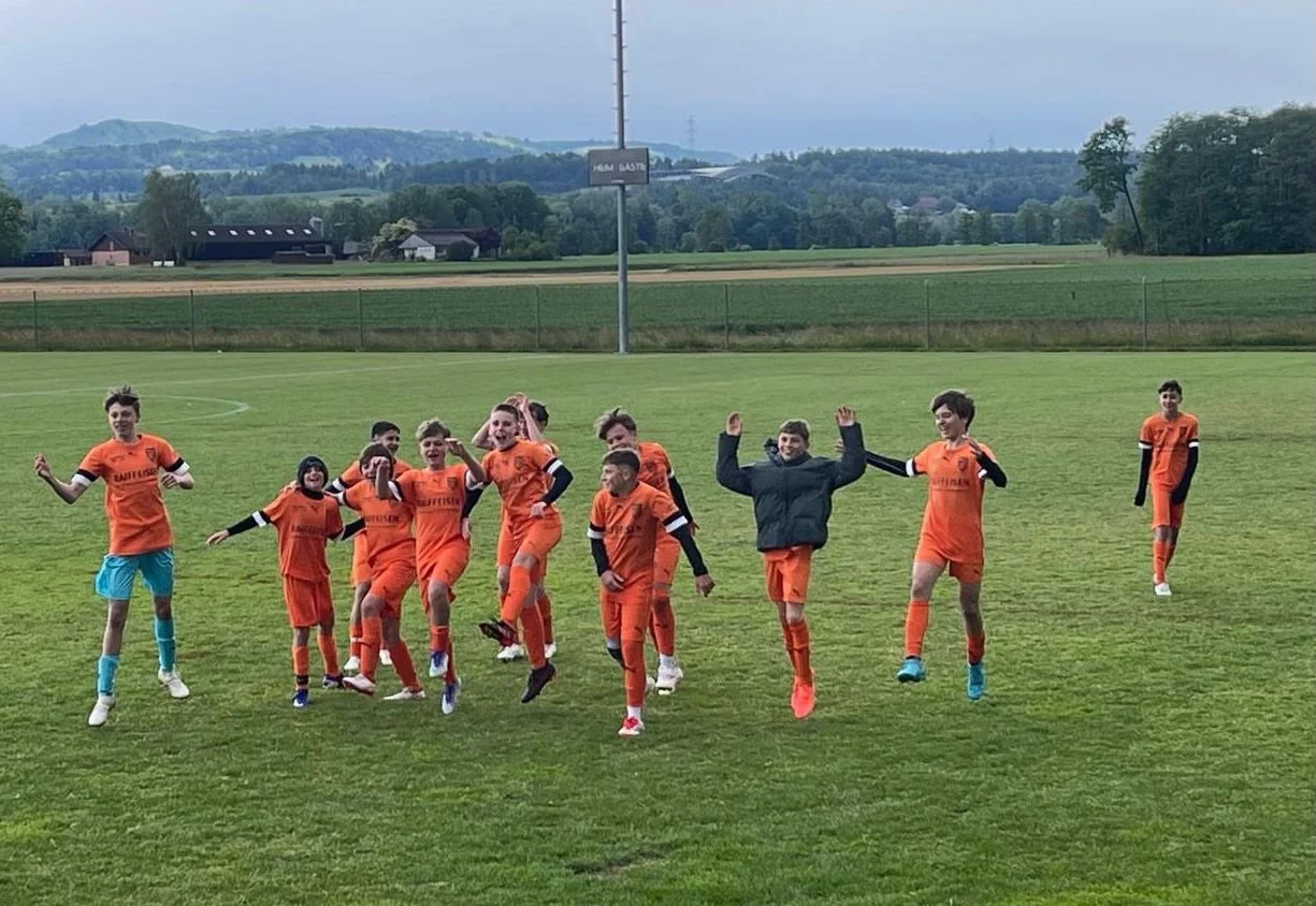 FCM D9 &ndash; FC Niederwil 12:0 🔥⚽

Was f&uuml;r ein Auftritt unseres D9-Teams! 💪

Weder Regen, Wind noch frostige Temperaturen konnten unsere Jungs heute stoppen. Bei richtig garstigen Bedingungen hat das Team ein Offensiv-Feuerwerk gez&uuml;ndet