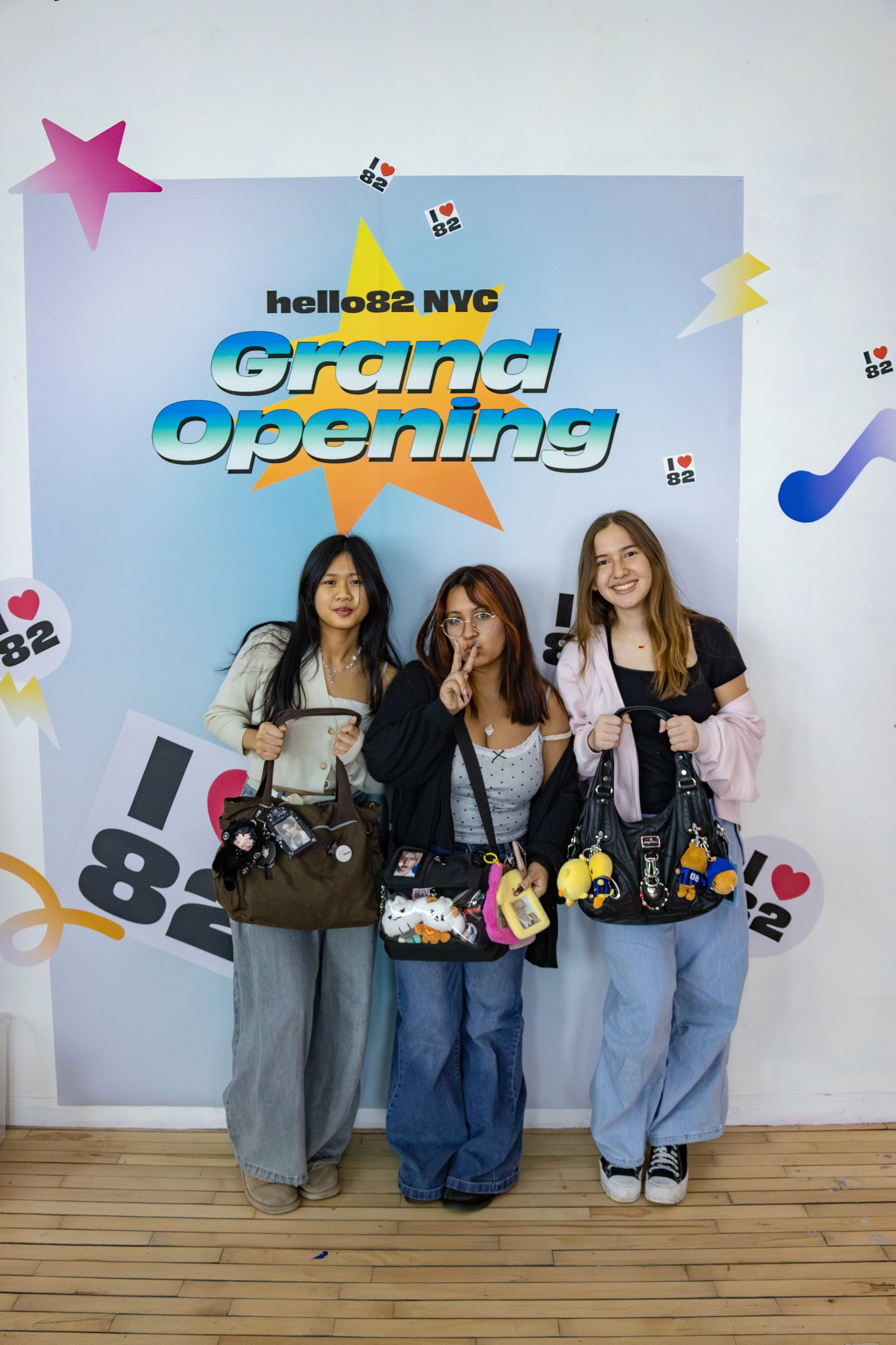 20260124_hello82_NYC_Grand_Opening_Manhattan, NY_fans_sydneth_060.jpg