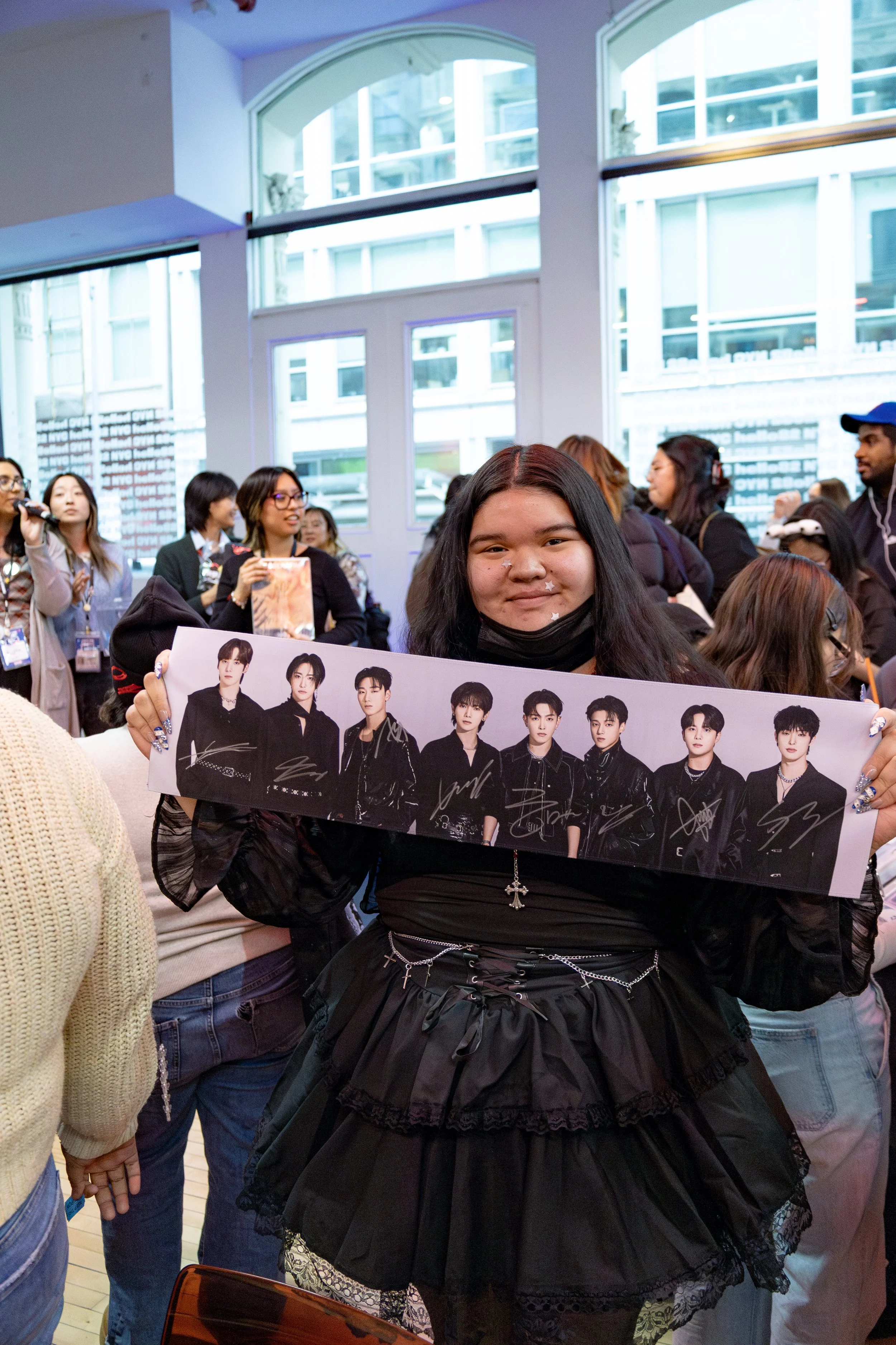 20260124_hello82_NYC_Grand_Opening_Manhattan, NY_fans_sydneth_003.jpg