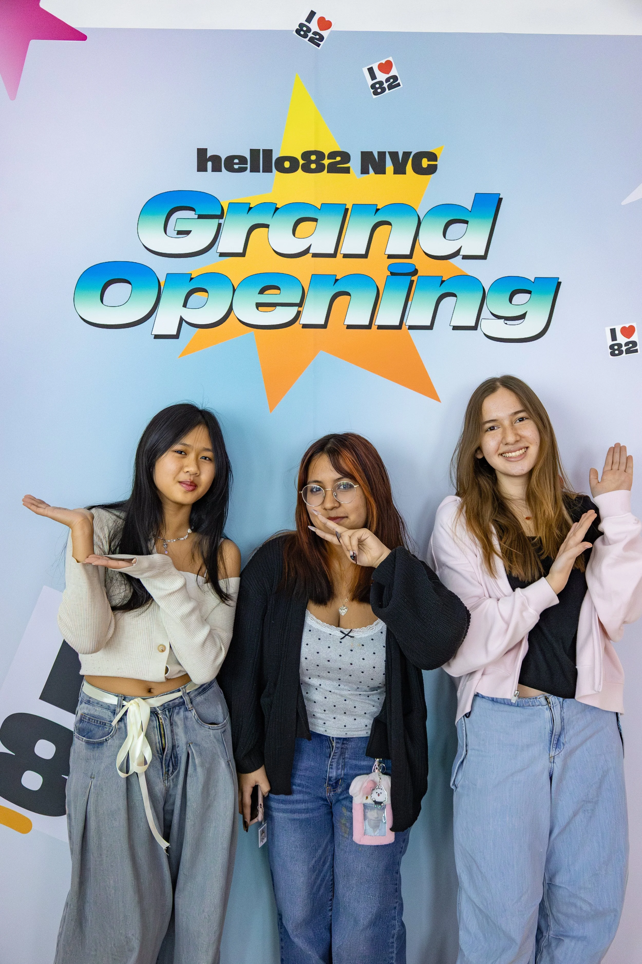 20260124_hello82_NYC_Grand_Opening_Manhattan, NY_fans_sydneth_048.jpg