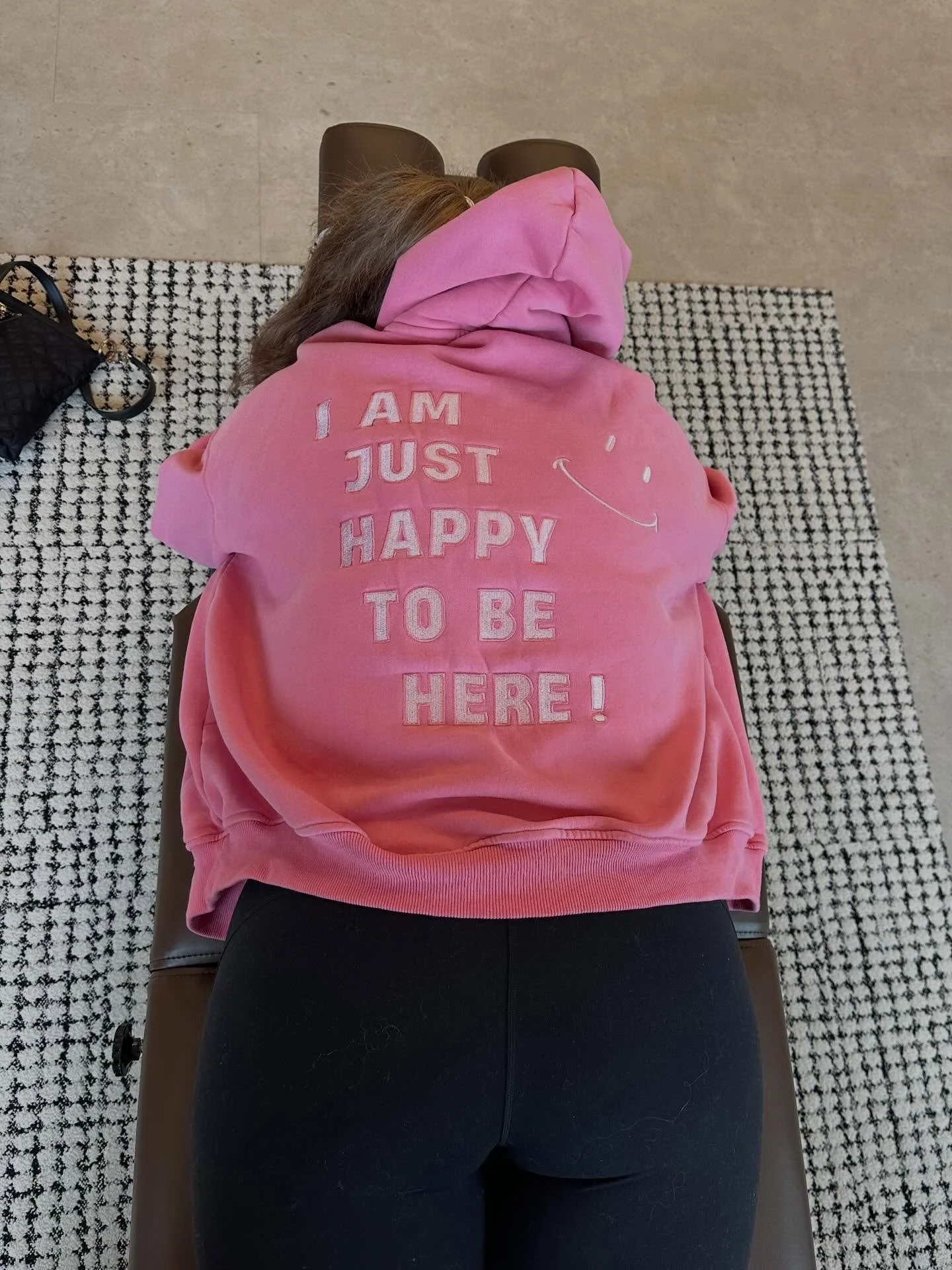 Couldn't have said it better ourselves!

We love a good crack + a t-shirt back😜