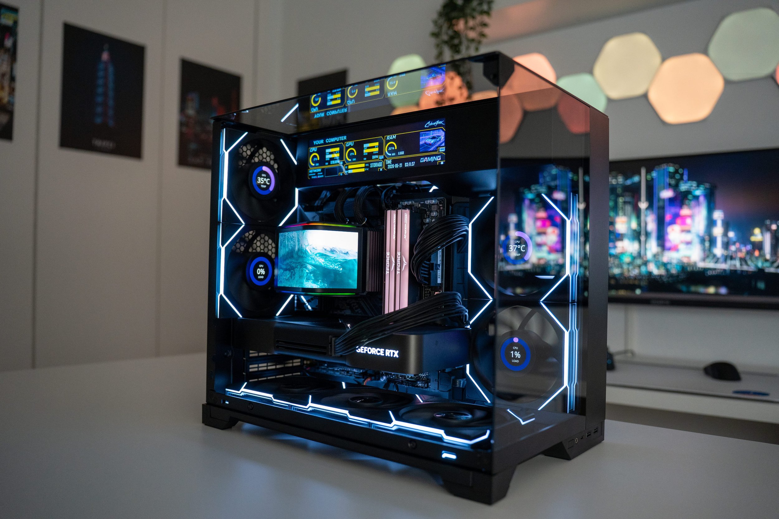 THE LIAN LI 011 VISION-M, THE Micro-ATX/Mini-ITX Vision case.