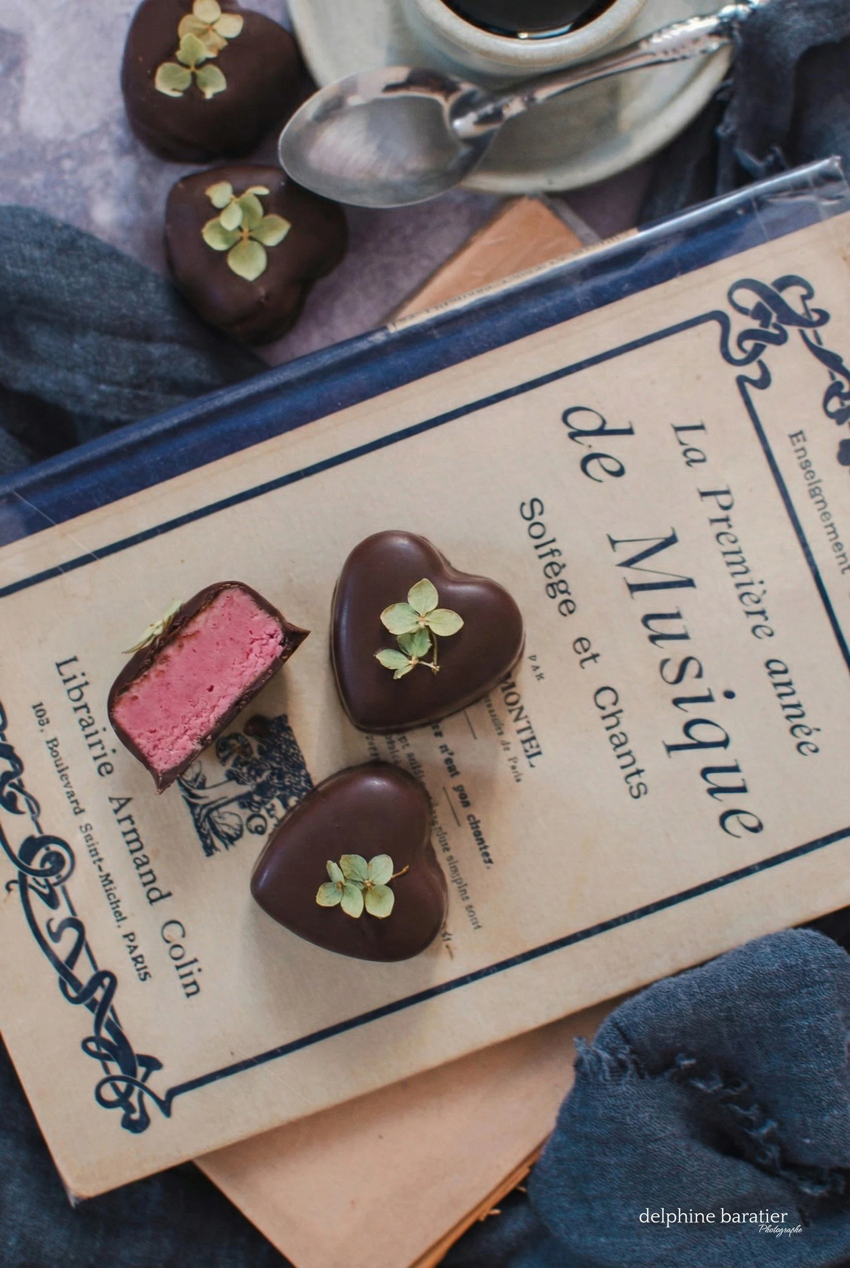 Bouchées chocolat framboises vegan - Delphine Baratier Photo