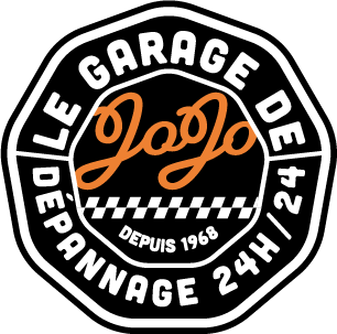 Logo circulaire noir et blanc avec le texte 'Le Garage de Jojo' au centre en orange, 'depannage 24h/24 7j/7' en dessous, et 'Depuis 1968' en bas, avec un motif à carreaux. Logo patch vintage