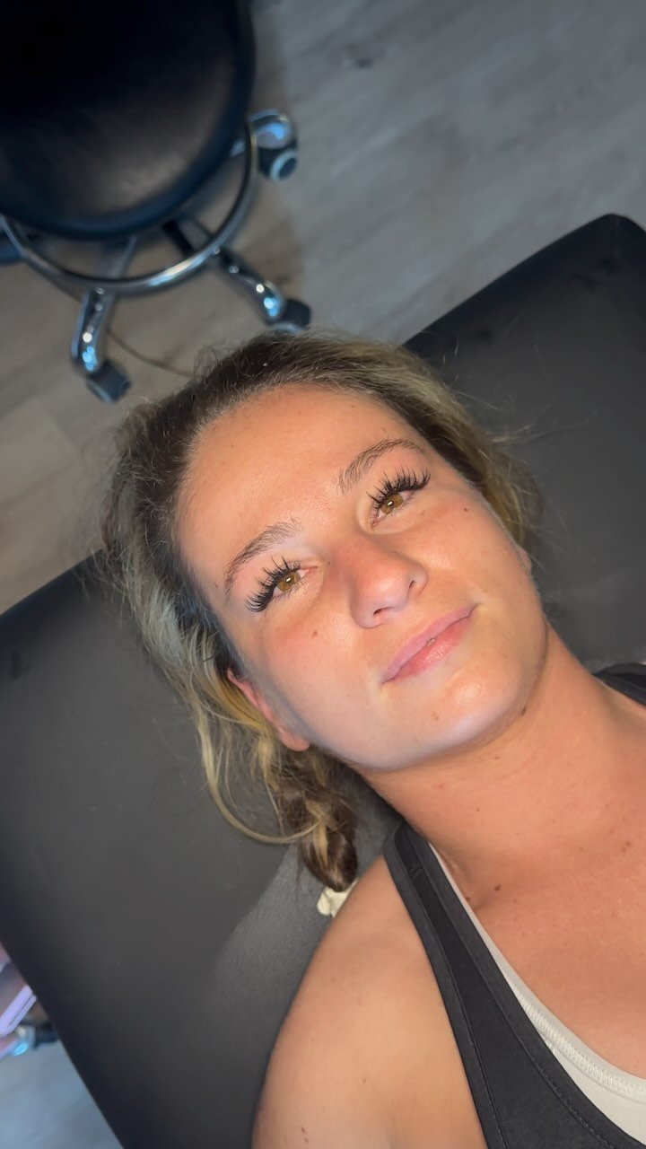 This is how lash appointments at friends houses goes 👍🤣
•
•
•
#dekalblashes #dekalblashtech #dekalblashextensions #rochellelashtech #cortlandlashtech #auroralash #auroralashtechnician #auroralashes #lashtechnician #lashtech #lashes #