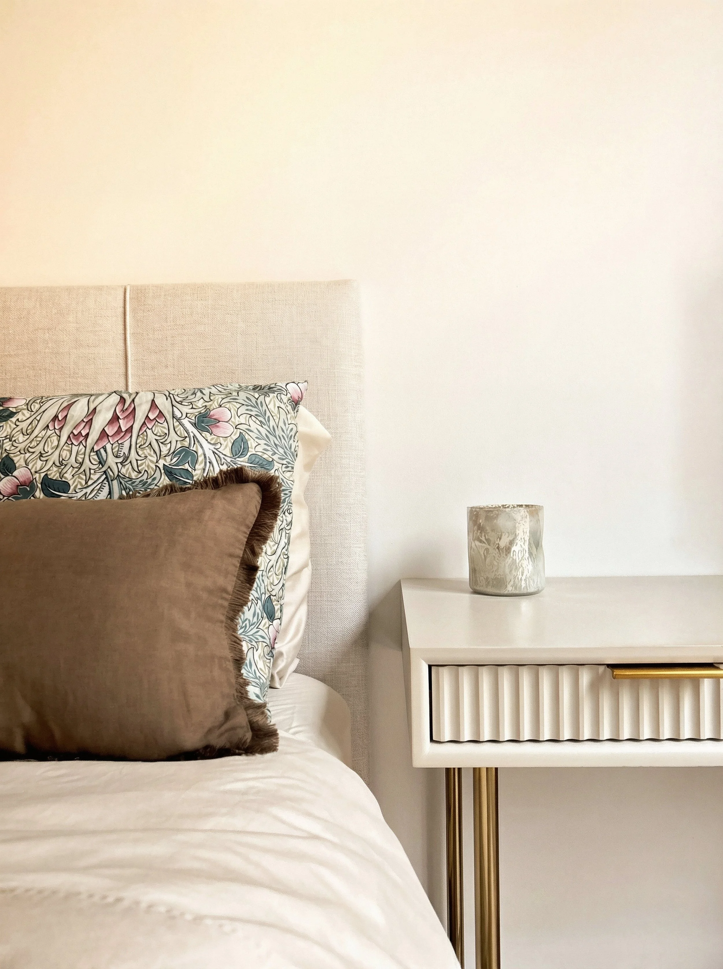 bedroom-styling-morris-print-north-toronto-stacia-morris-design.jpeg